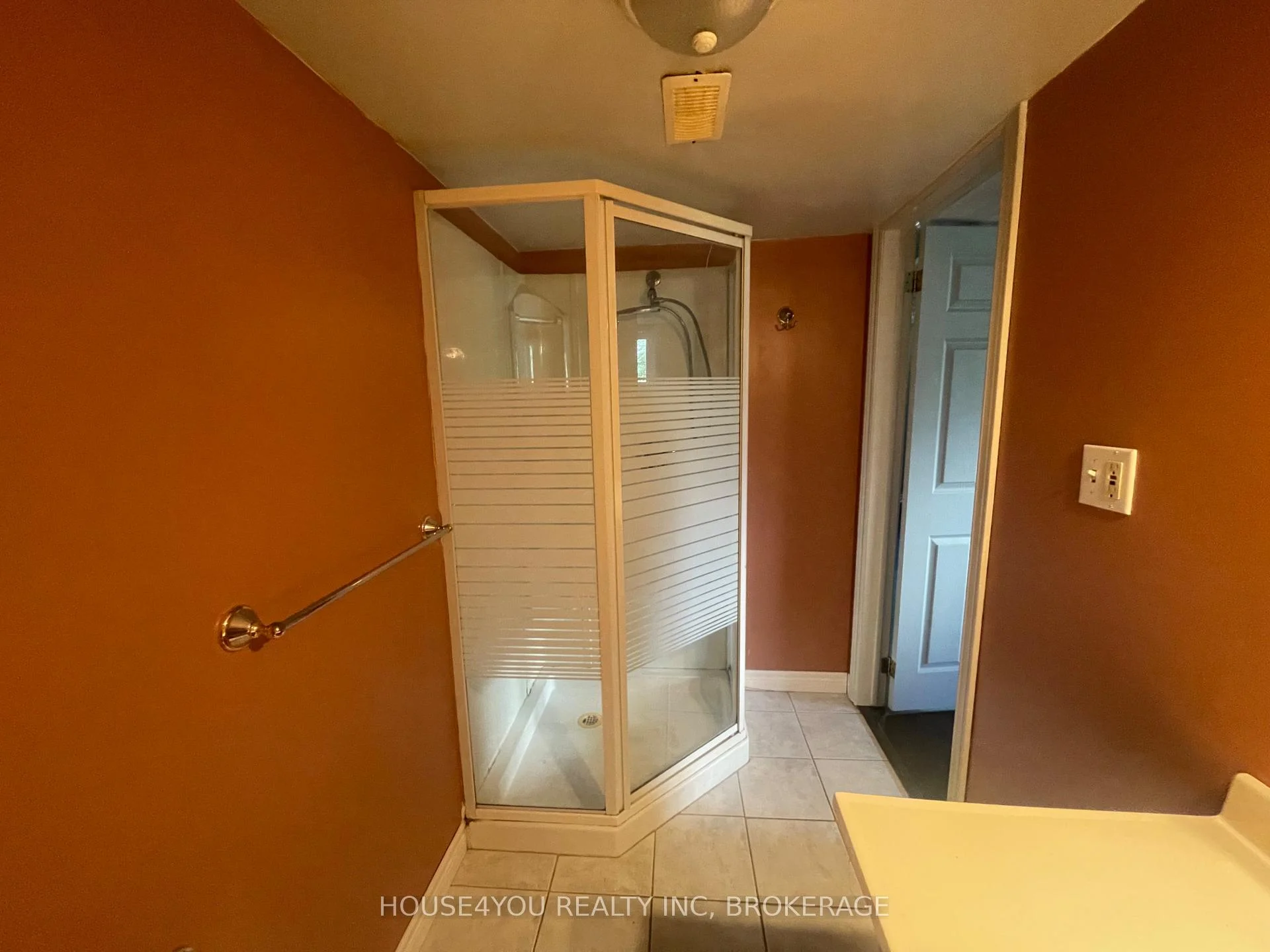 Photo 36 of 251 St Augustine Drive, St. Catharines, Secord Woods — HOMEH