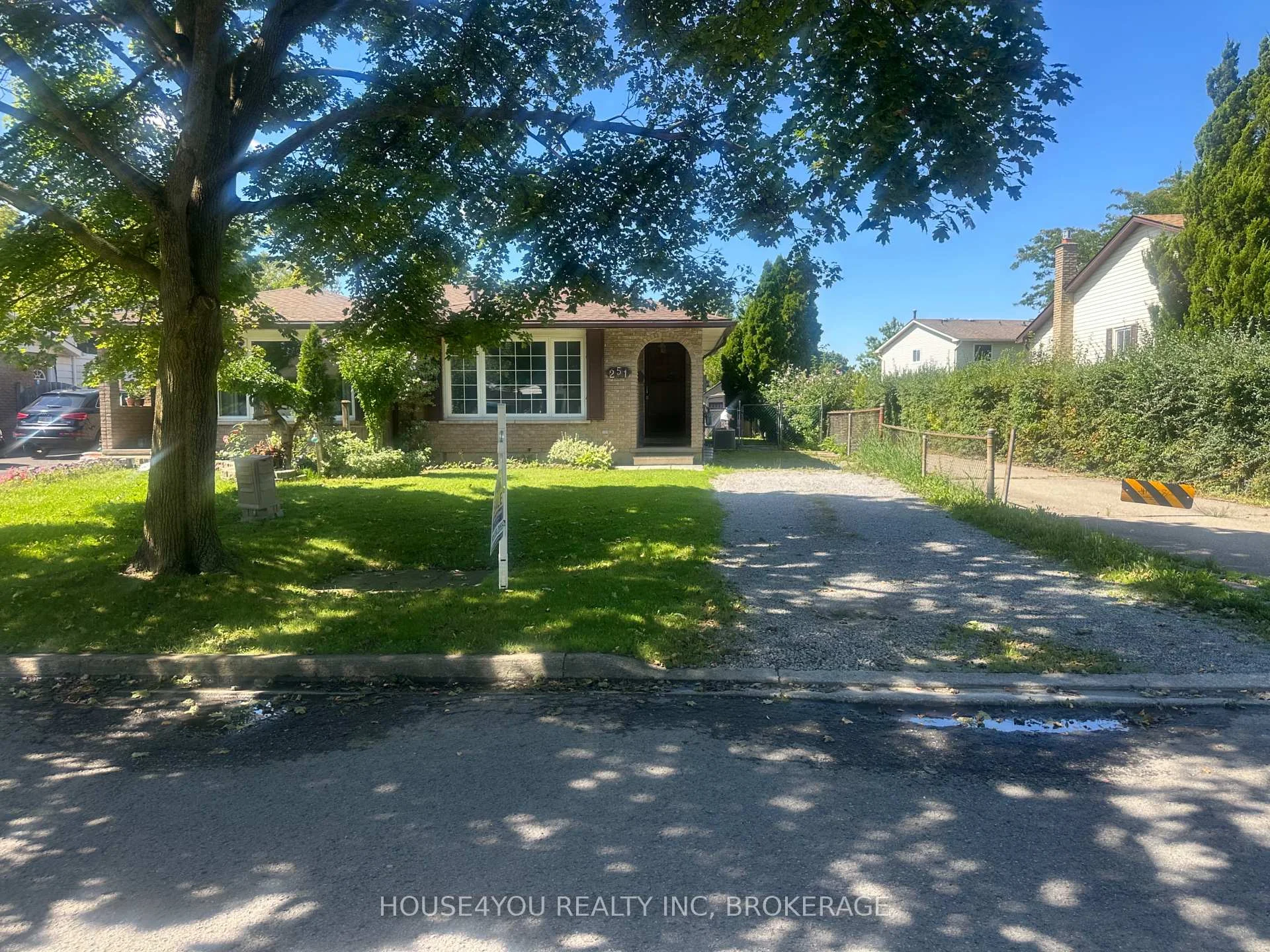 Photo 47 of 251 St Augustine Drive, St. Catharines, Secord Woods — HOMEH