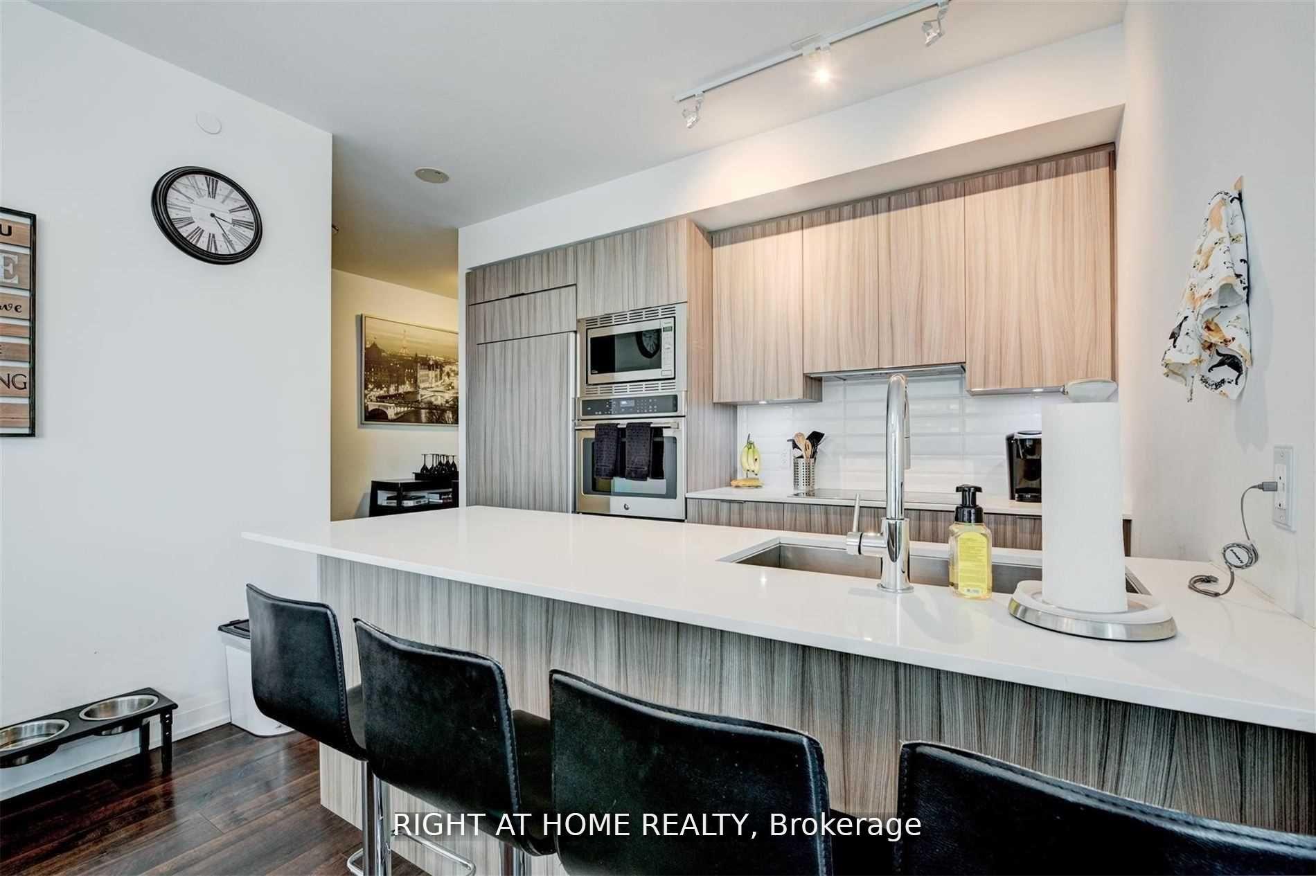 Photo 3 of Unit 1803, 56 Annie Craig Drive, Etobicoke, Mimico — HOMEH