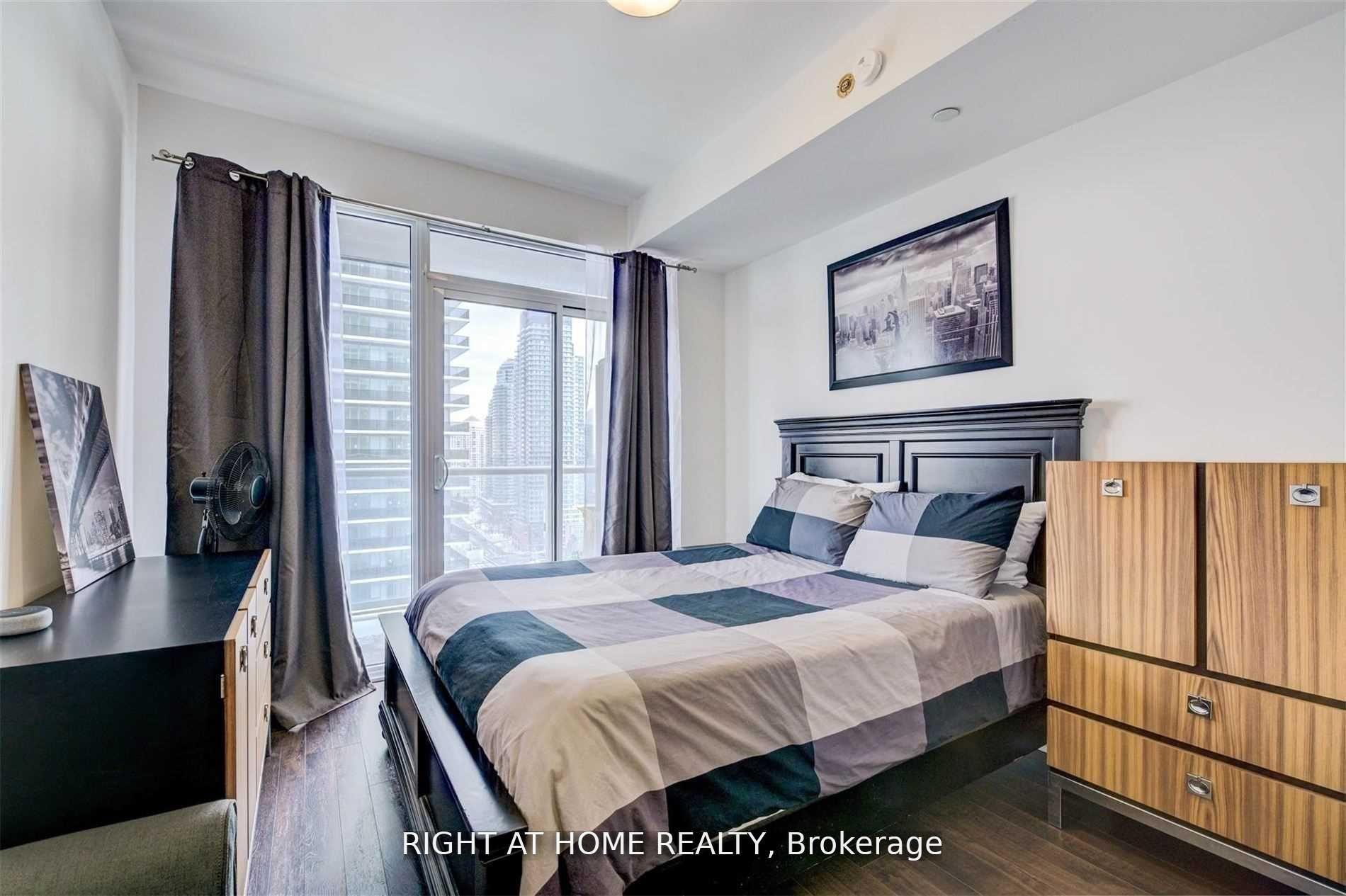 Photo 14 of Unit 1803, 56 Annie Craig Drive, Etobicoke, Mimico — HOMEH