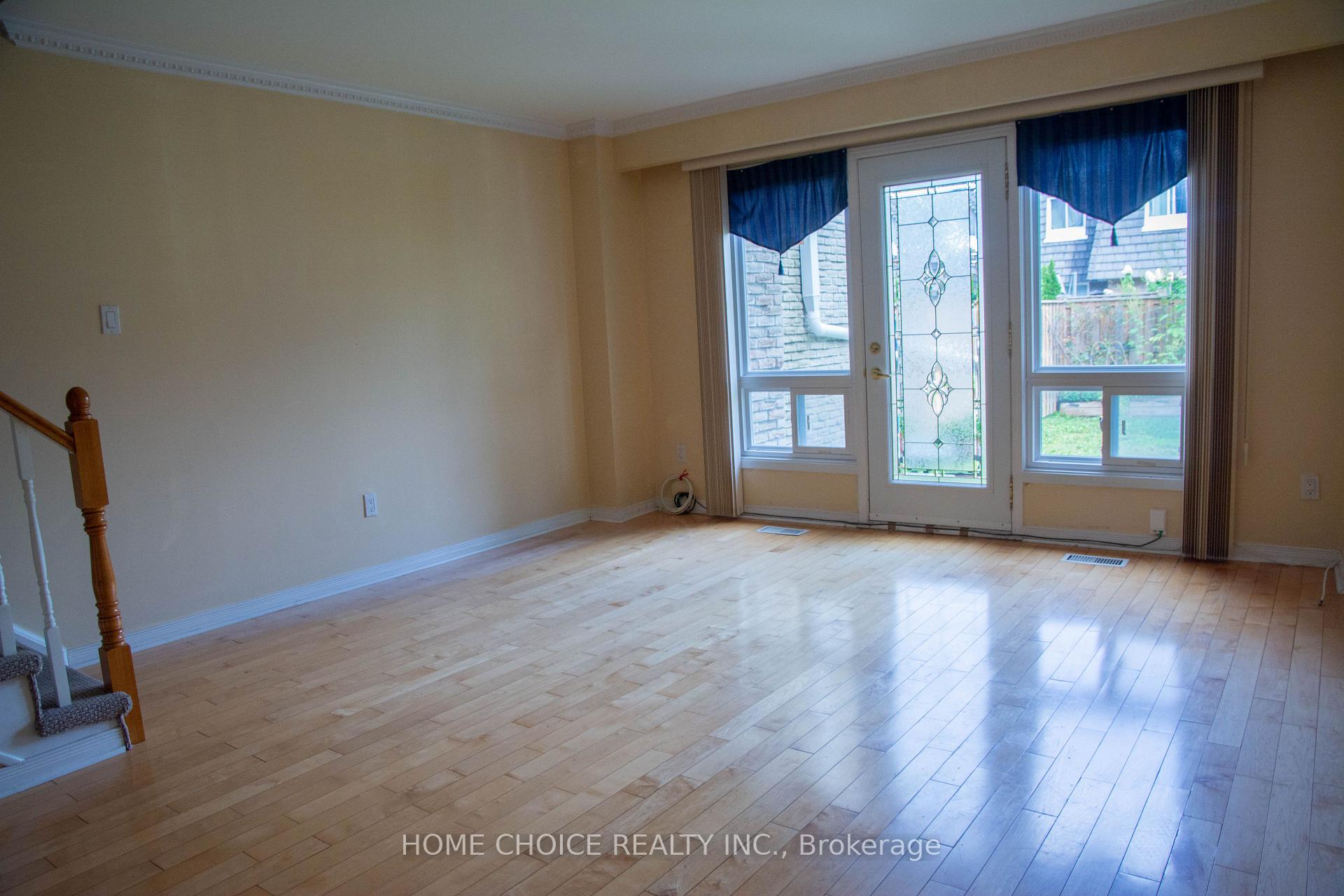 Photo 4 of 28 Tangle Briarway, North York, Bayview Village — HOMEH