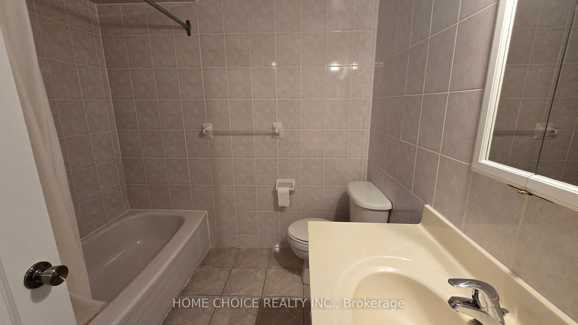 Photo 13 of 28 Tangle Briarway, North York, Bayview Village — HOMEH