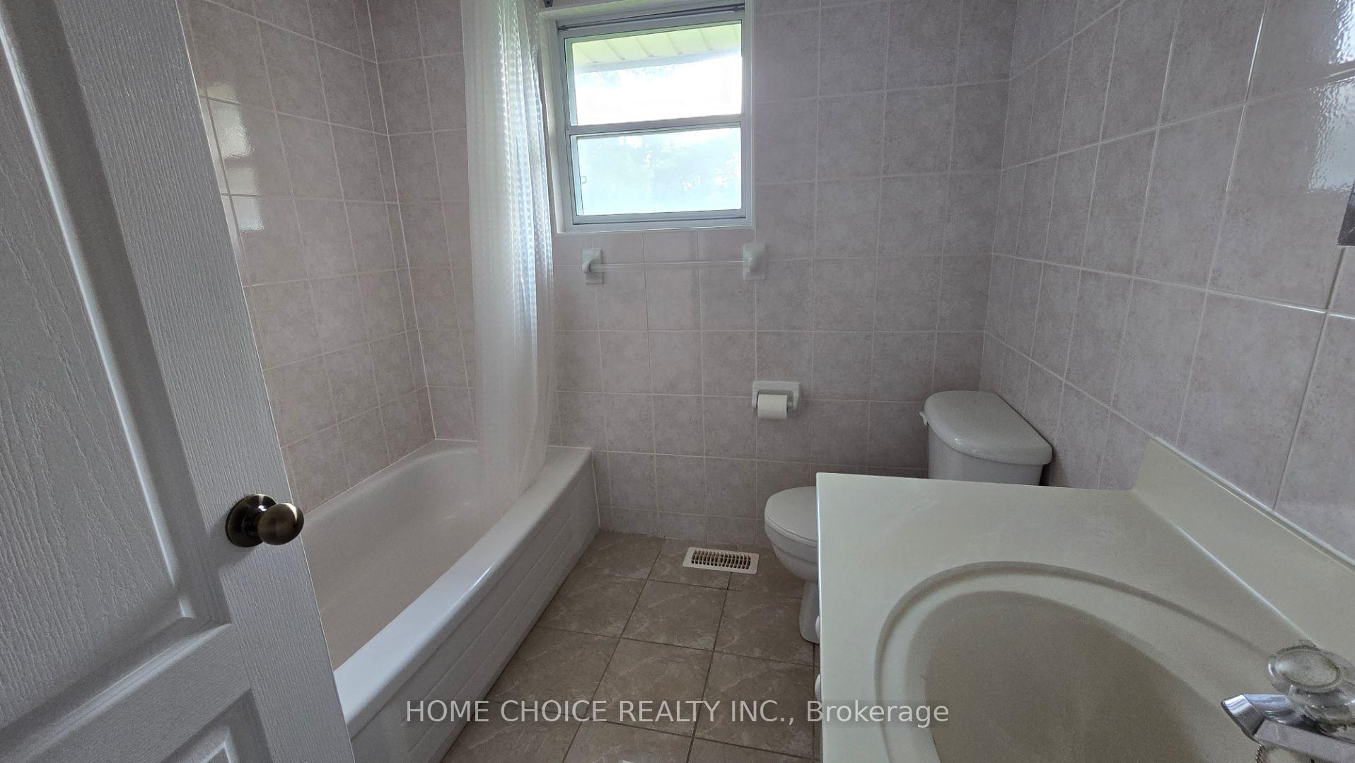 Photo 16 of 28 Tangle Briarway, North York, Bayview Village — HOMEH