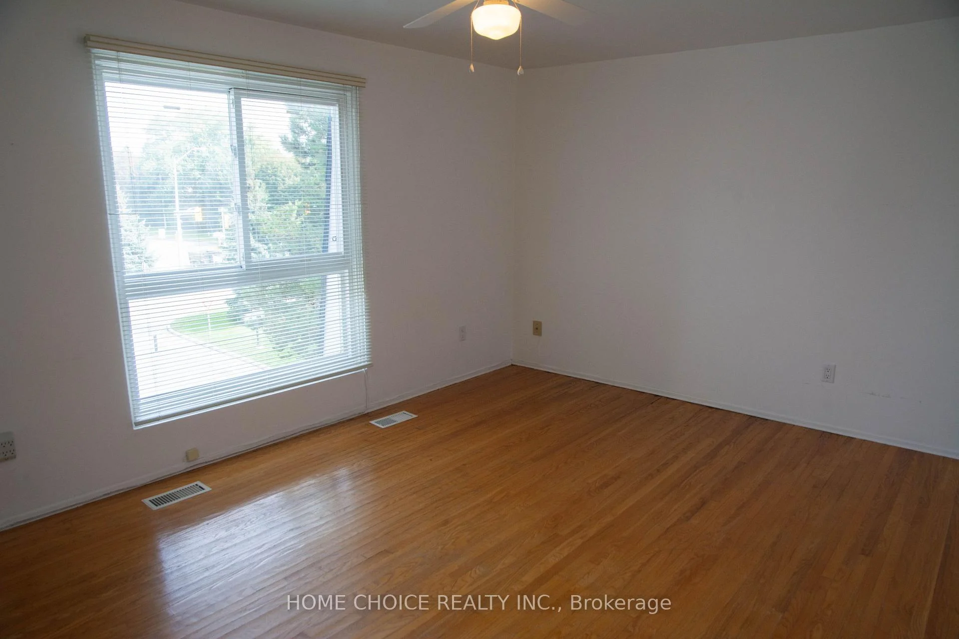 Photo 12 of 28 Tangle Briarway, North York, Bayview Village — HOMEH