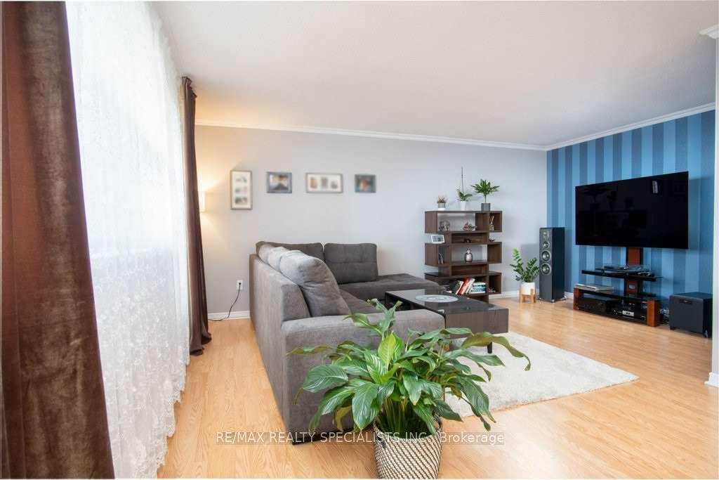 Photo 8 of Unit 601, 700 Dynes Road, Burlington, Roseland — HOMEH