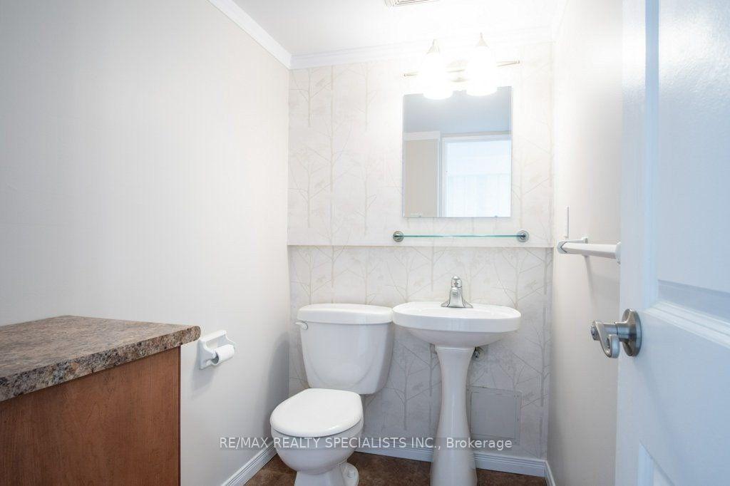 Photo 12 of Unit 601, 700 Dynes Road, Burlington, Roseland — HOMEH