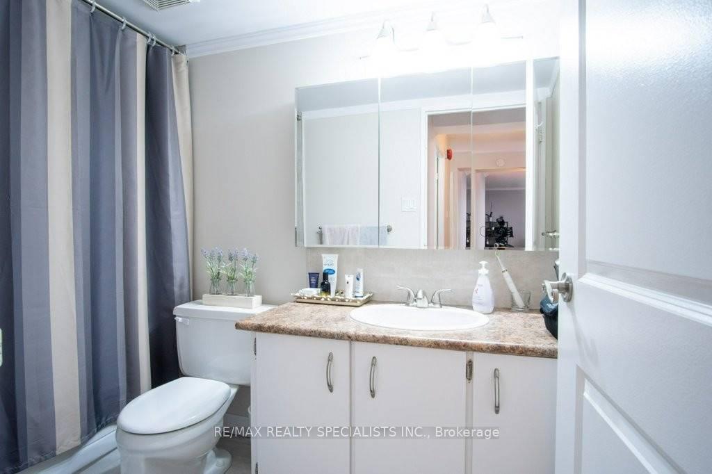 Photo 13 of Unit 601, 700 Dynes Road, Burlington, Roseland — HOMEH