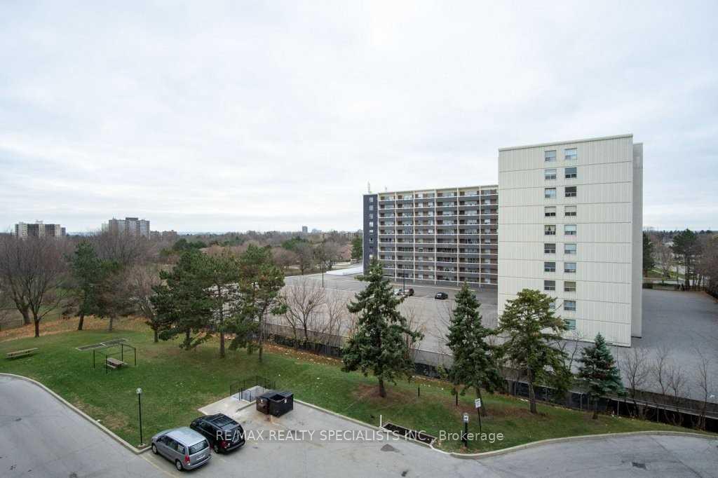 Photo 17 of Unit 601, 700 Dynes Road, Burlington, Roseland — HOMEH