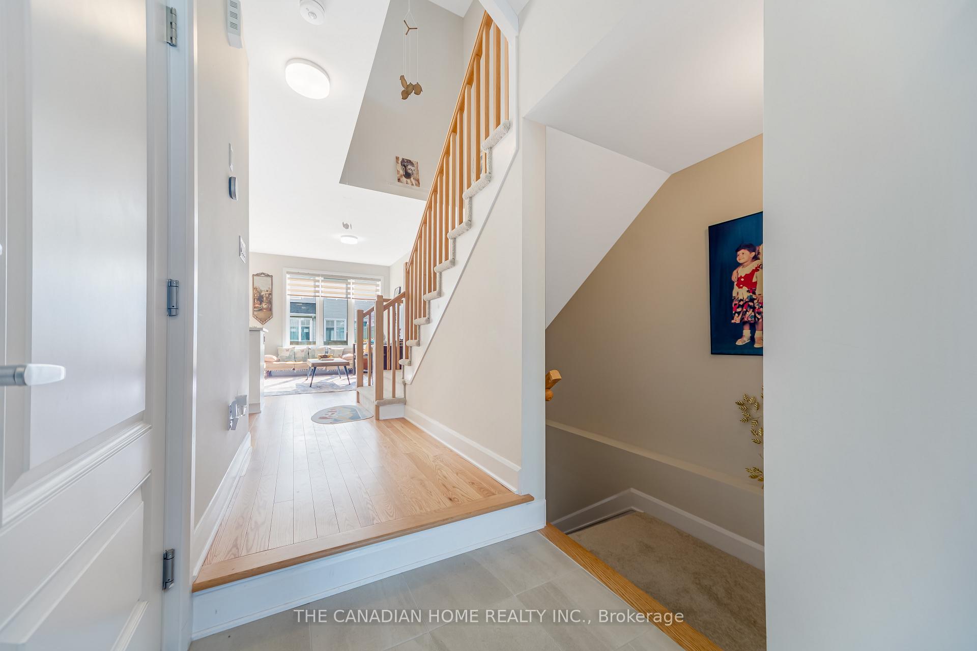 Photo 3 of 921 Clarkia Street, Ottawa, Blossom Park/Kemp Park/Findlay Creek — HOMEH