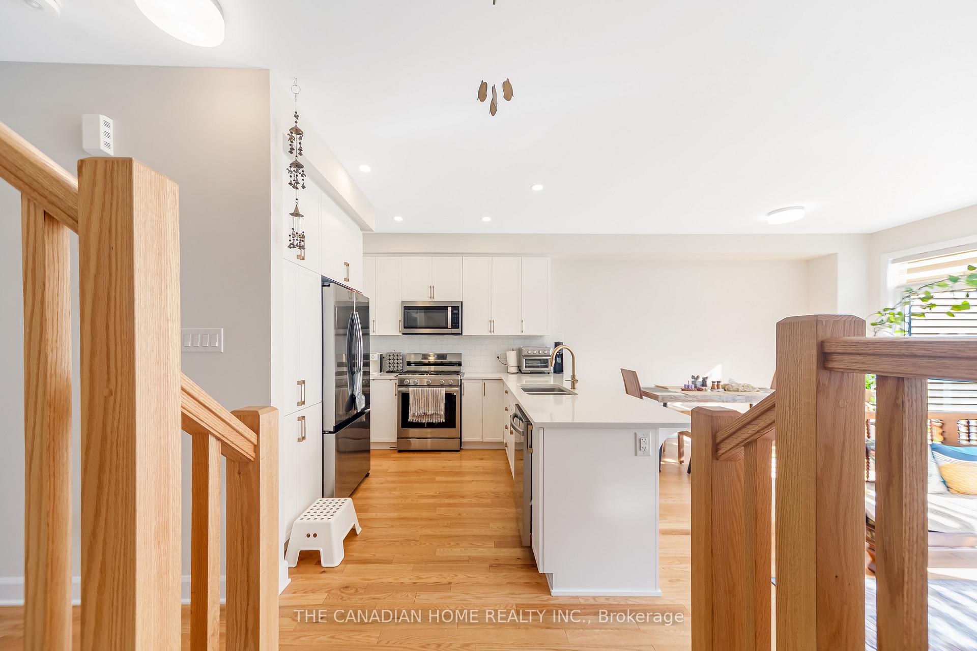 Photo 5 of 921 Clarkia Street, Ottawa, Blossom Park/Kemp Park/Findlay Creek — HOMEH