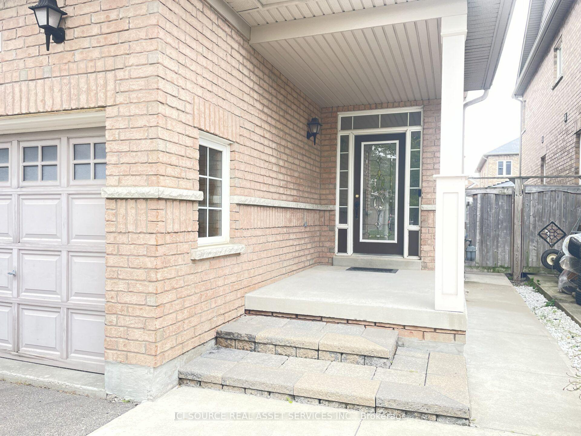 Photo 2 of Unit Upper, 646 Coach Drive, Mississauga, Hurontario — HOMEH