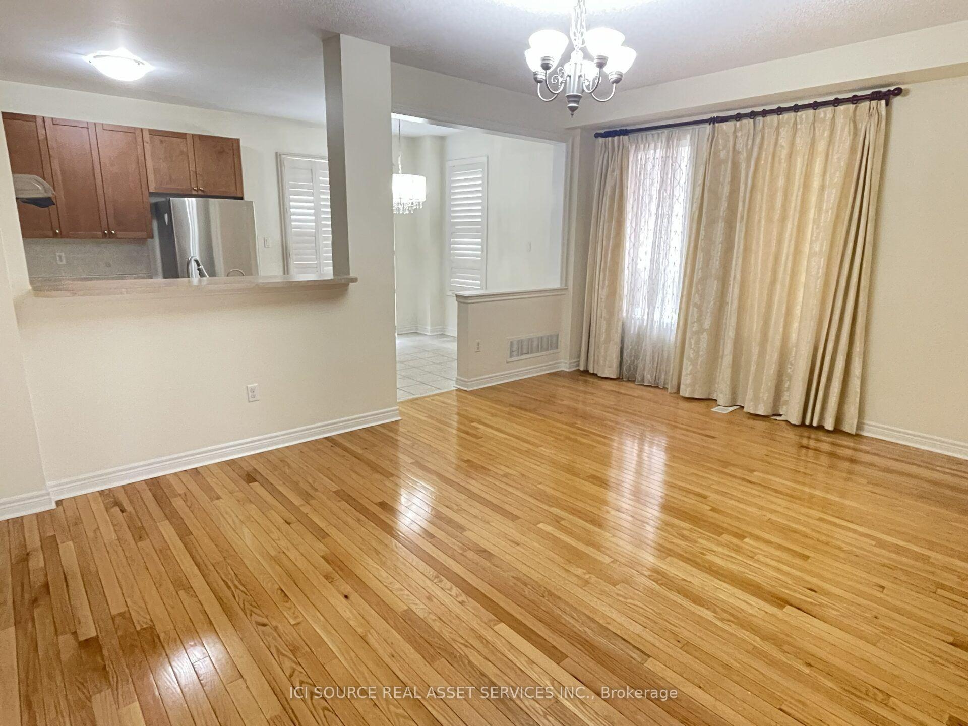 Photo 3 of Unit Upper, 646 Coach Drive, Mississauga, Hurontario — HOMEH
