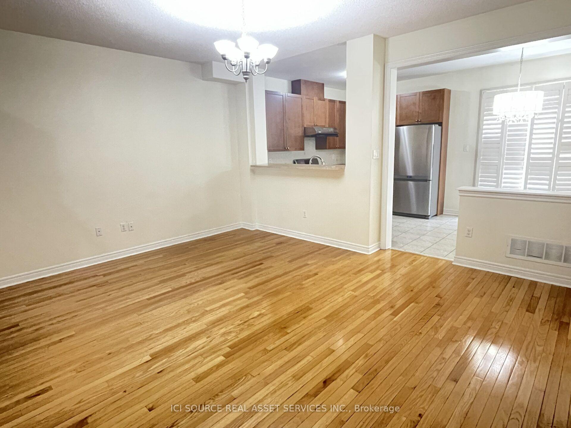 Photo 5 of Unit Upper, 646 Coach Drive, Mississauga, Hurontario — HOMEH