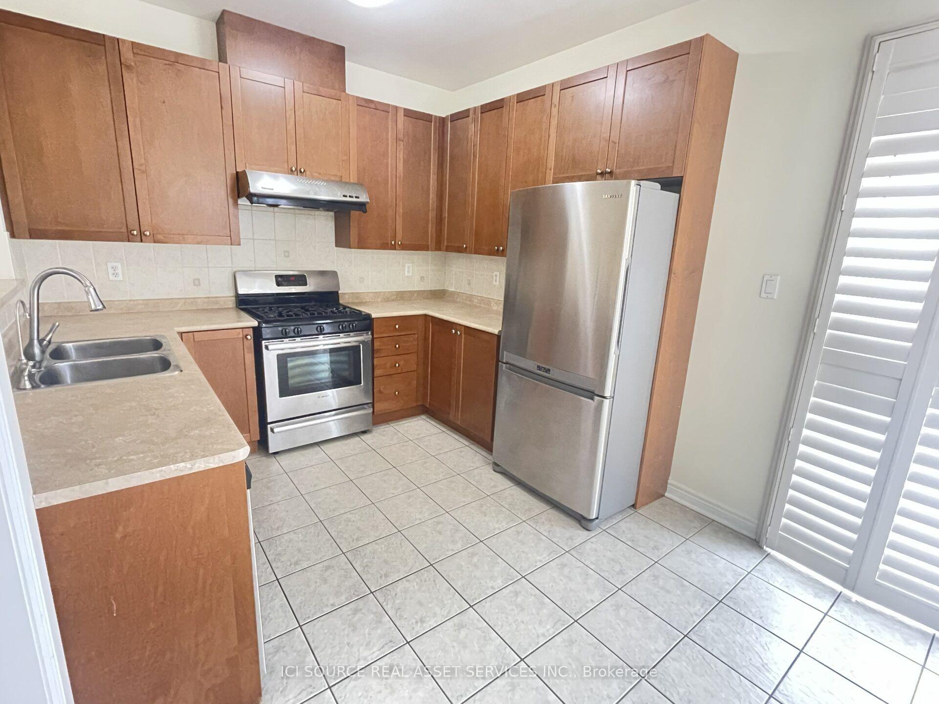 Photo 6 of Unit Upper, 646 Coach Drive, Mississauga, Hurontario — HOMEH