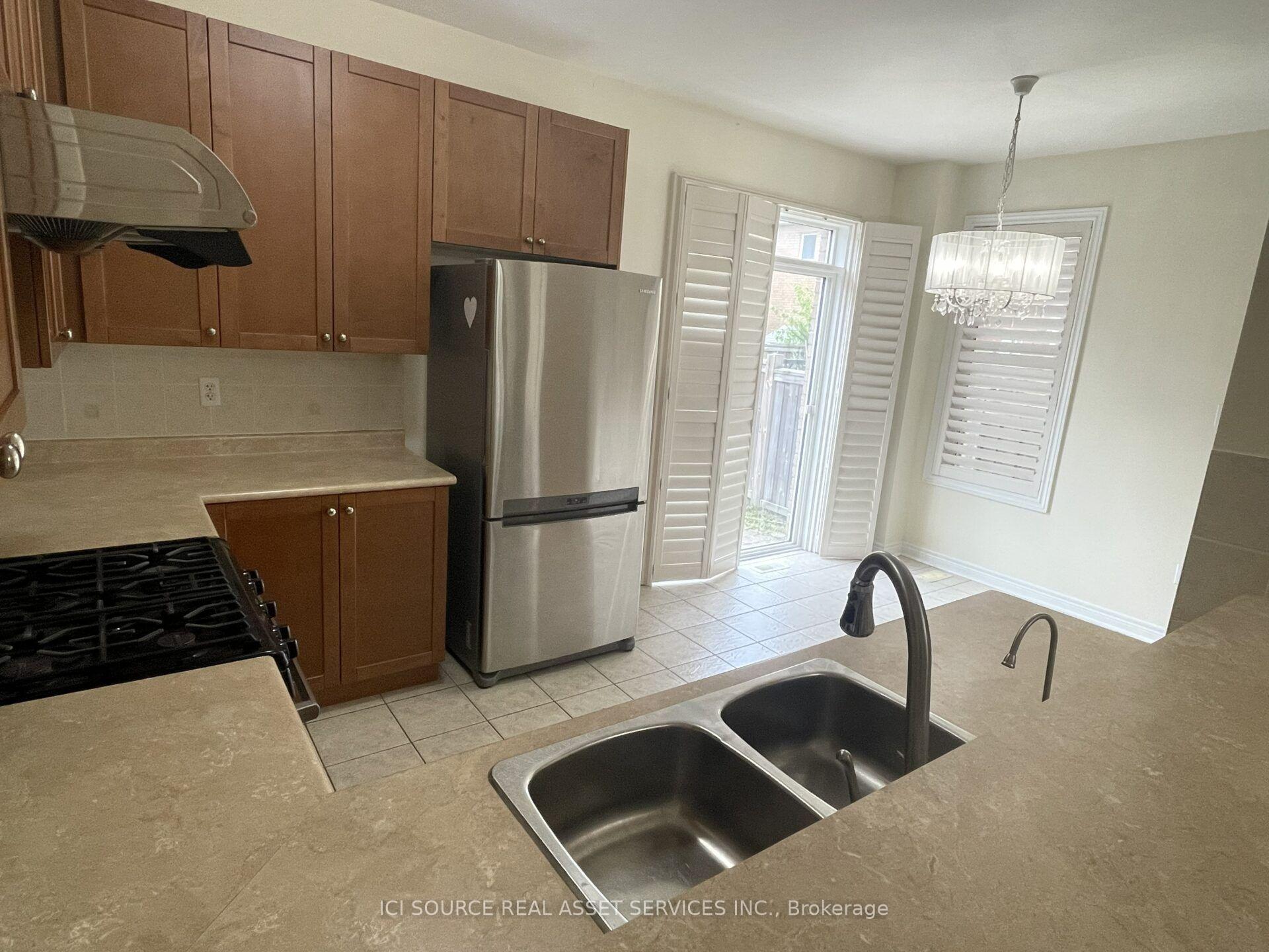 Photo 7 of Unit Upper, 646 Coach Drive, Mississauga, Hurontario — HOMEH