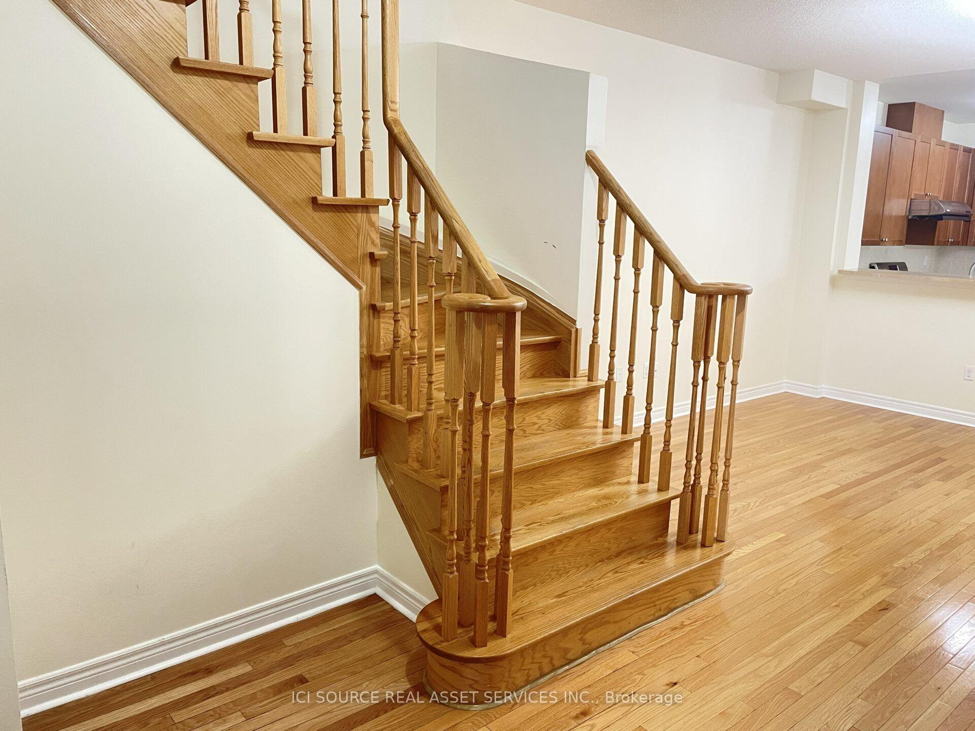 Photo 8 of Unit Upper, 646 Coach Drive, Mississauga, Hurontario — HOMEH