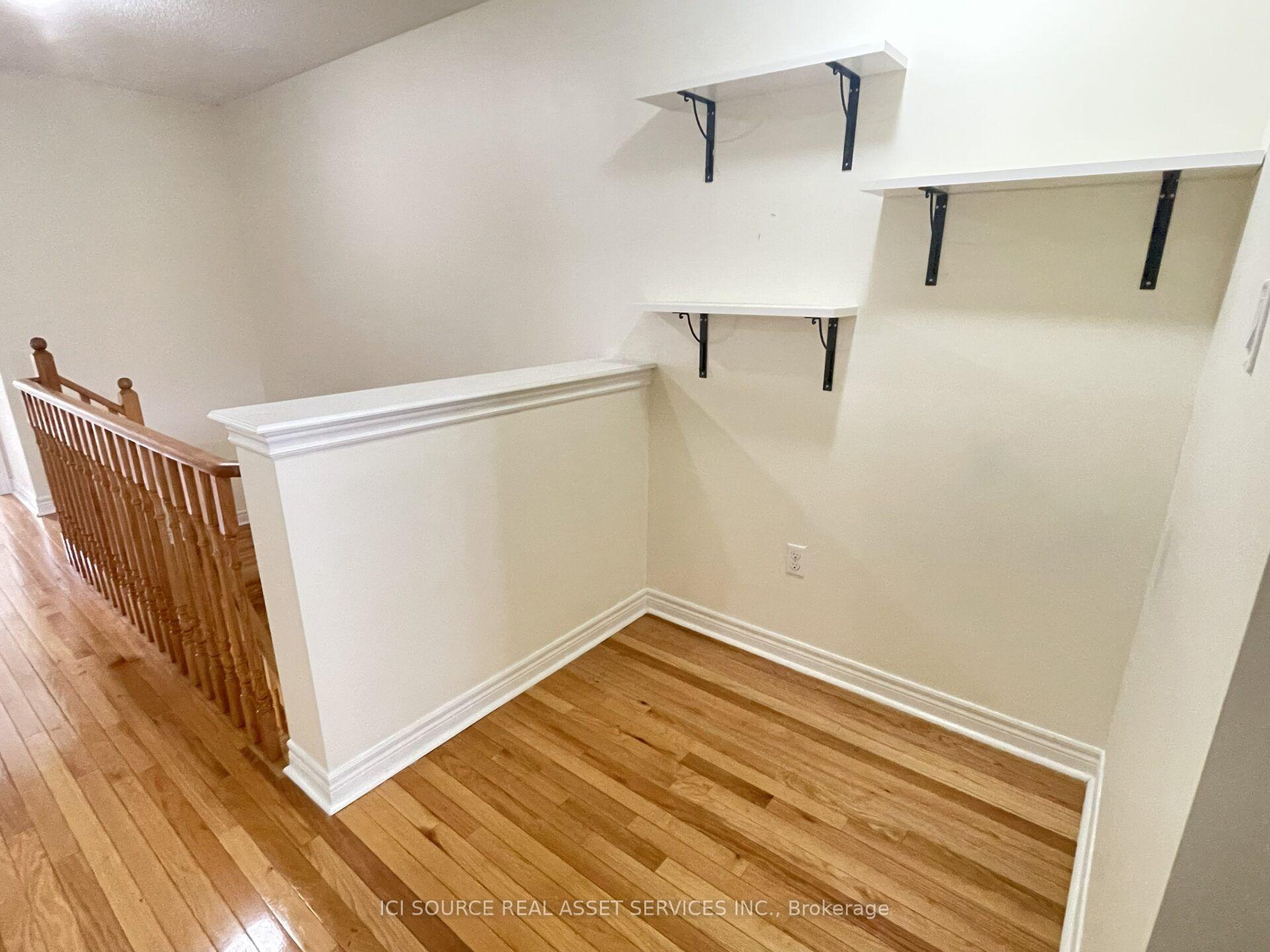 Photo 11 of Unit Upper, 646 Coach Drive, Mississauga, Hurontario — HOMEH