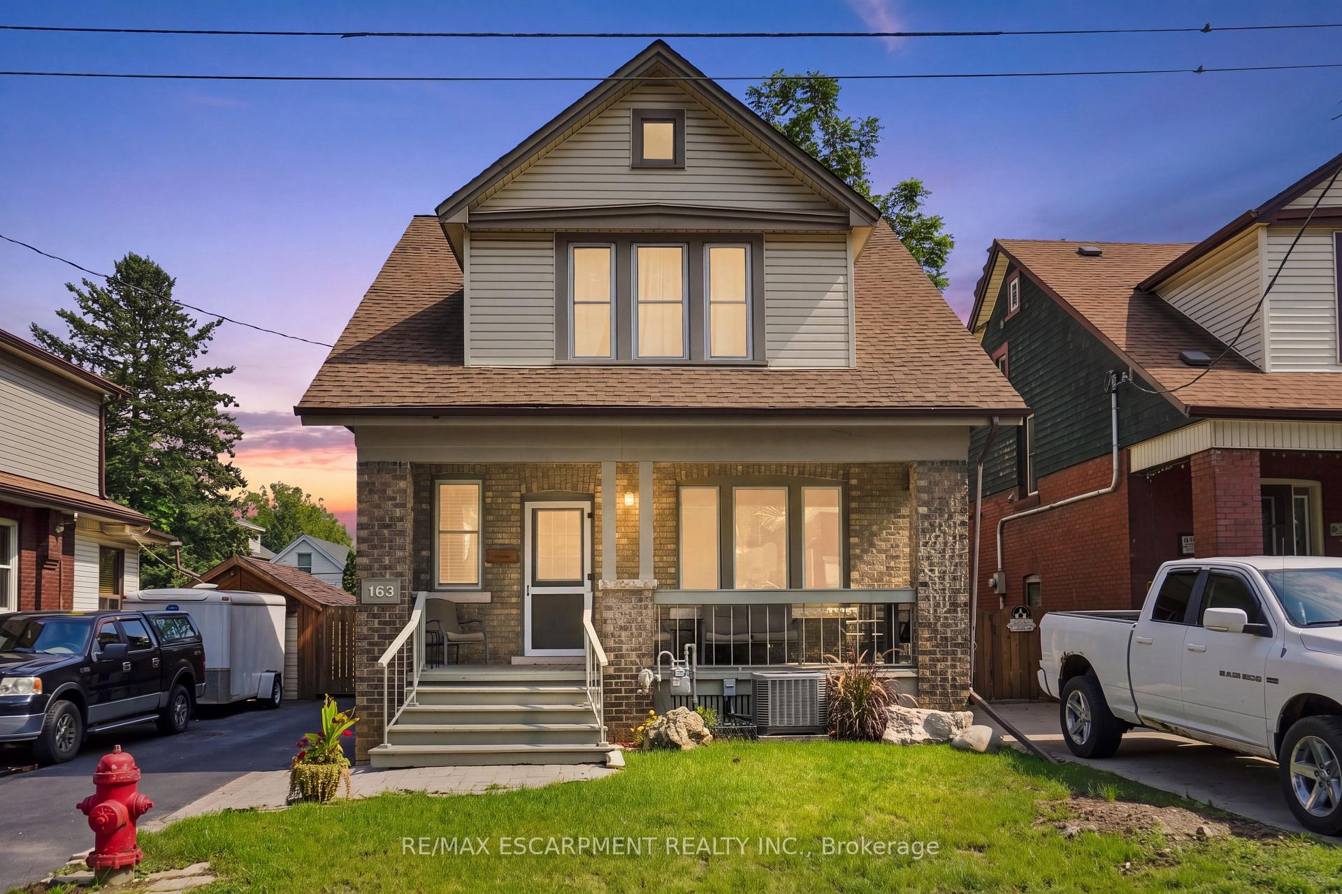 Photo of 163 Grosvenor Avenue S