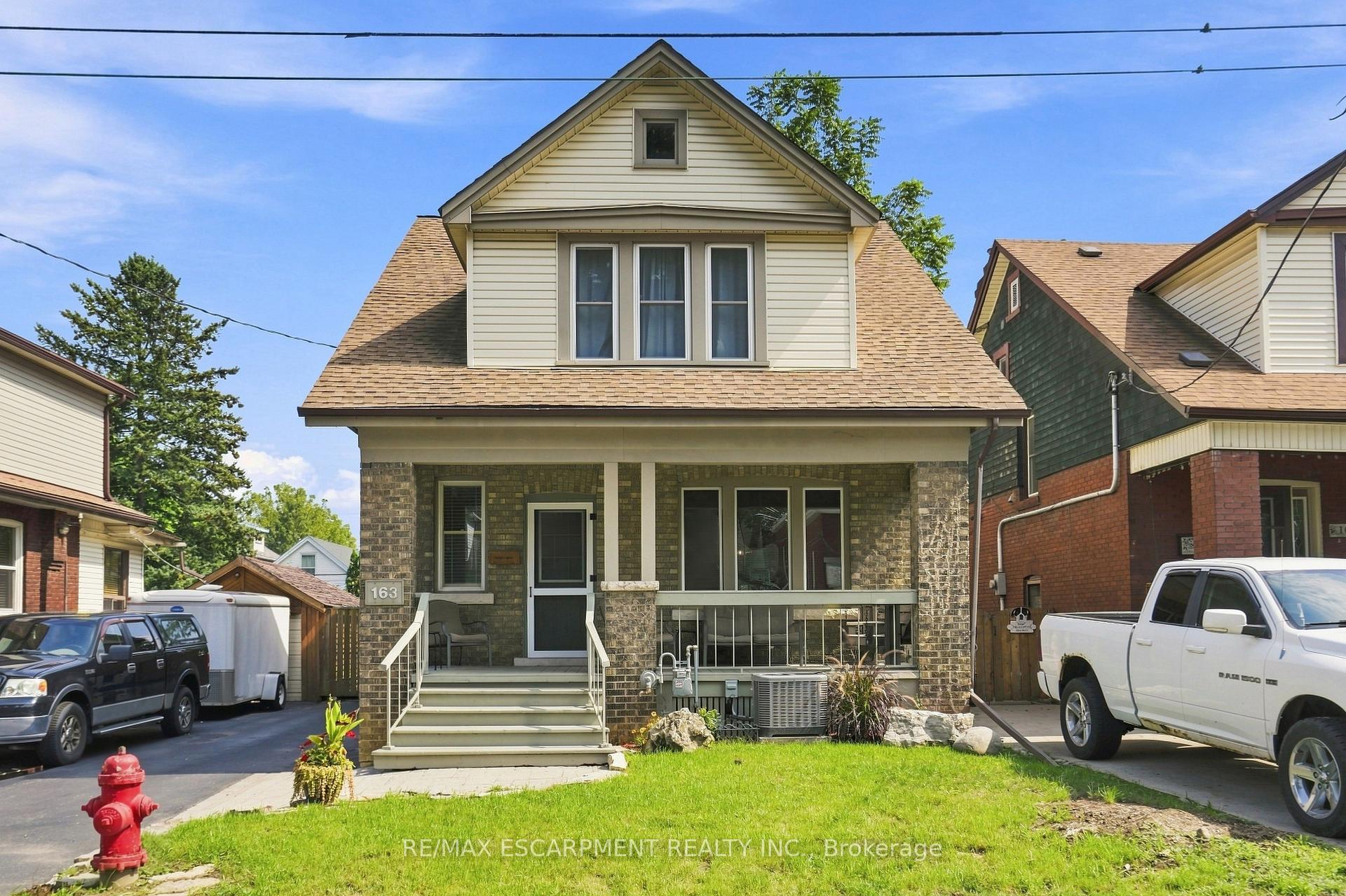 Photo 2 of 163 Grosvenor Avenue S, Hamilton, Delta — HOMEH