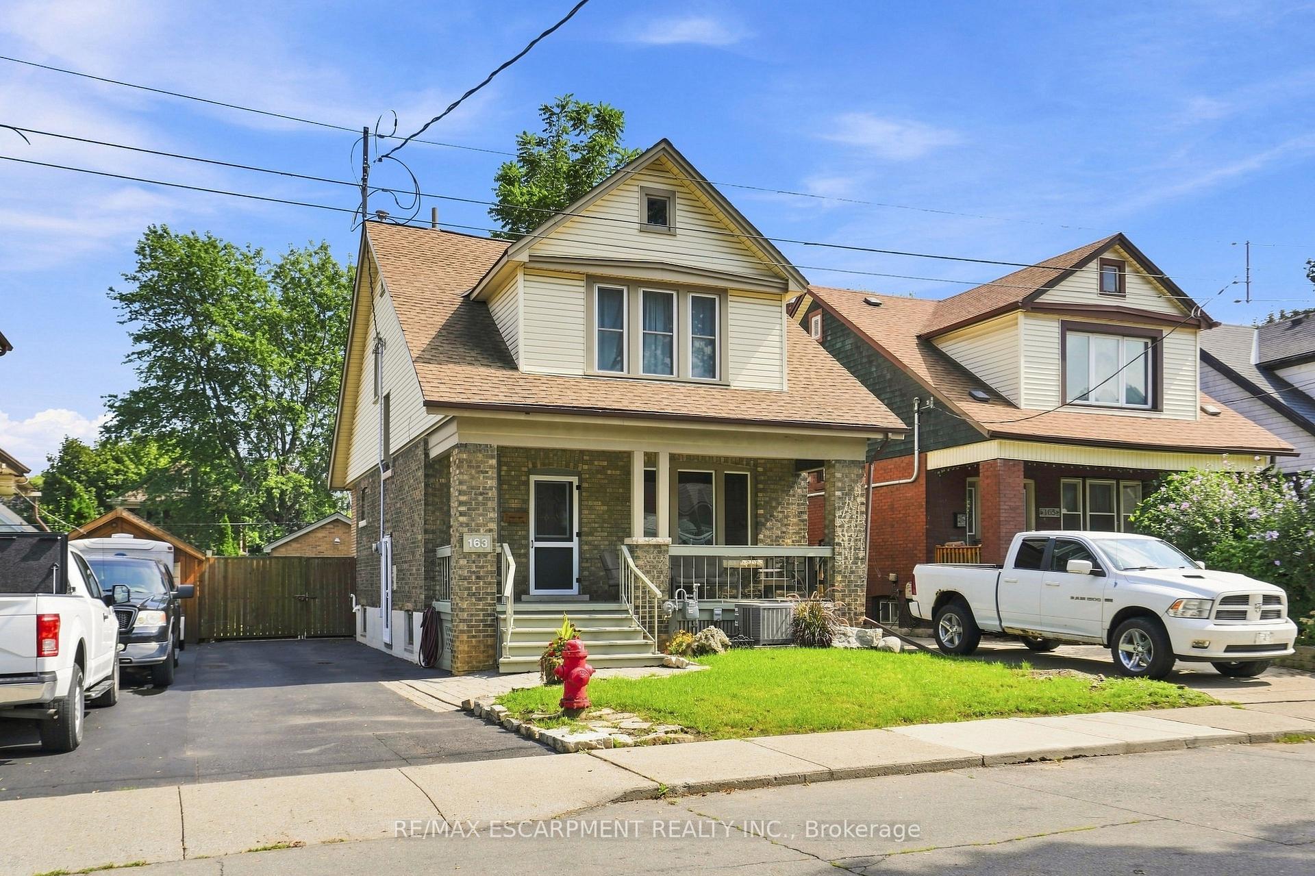 Photo 3 of 163 Grosvenor Avenue S, Hamilton, Delta — HOMEH