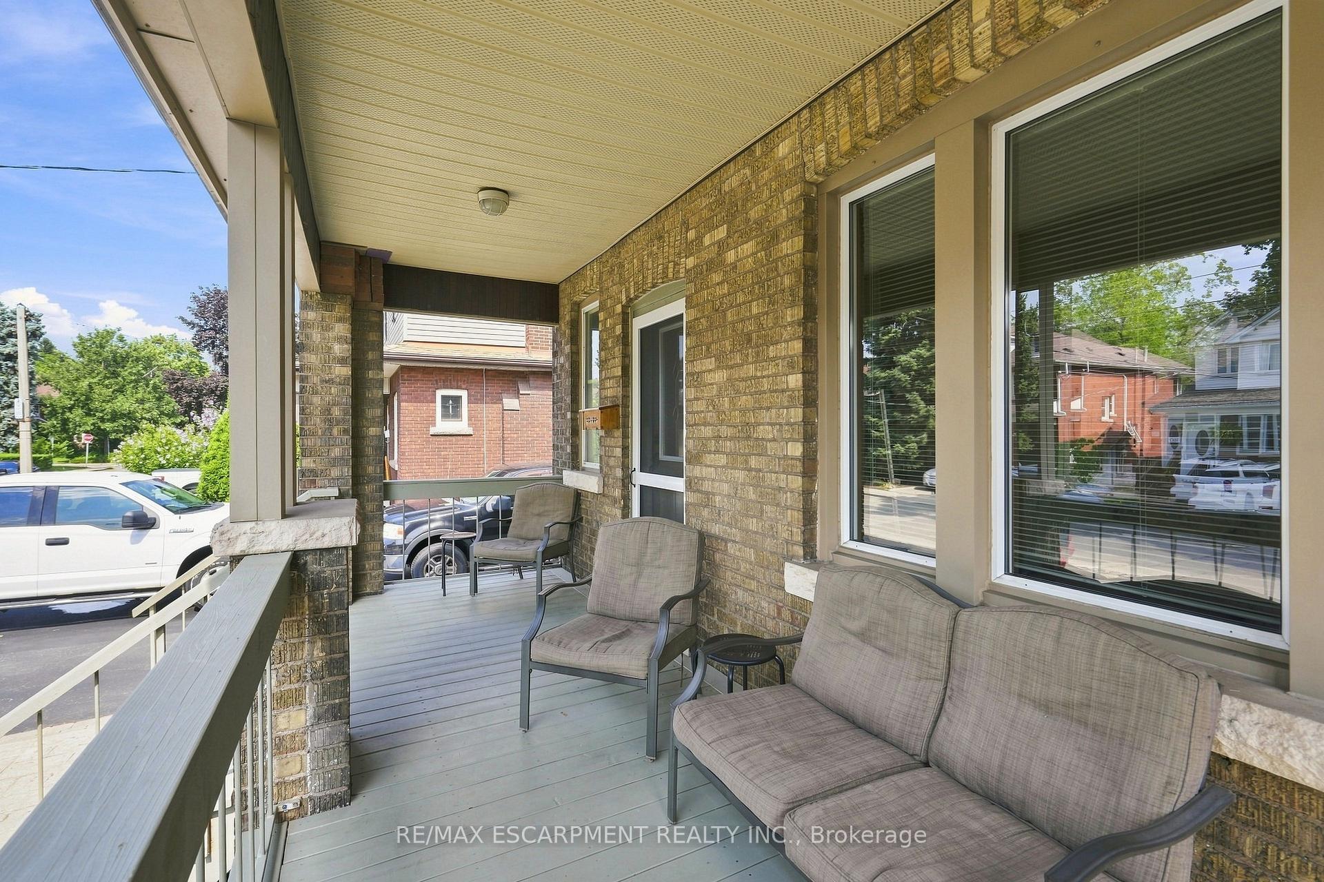 Photo 6 of 163 Grosvenor Avenue S, Hamilton, Delta — HOMEH