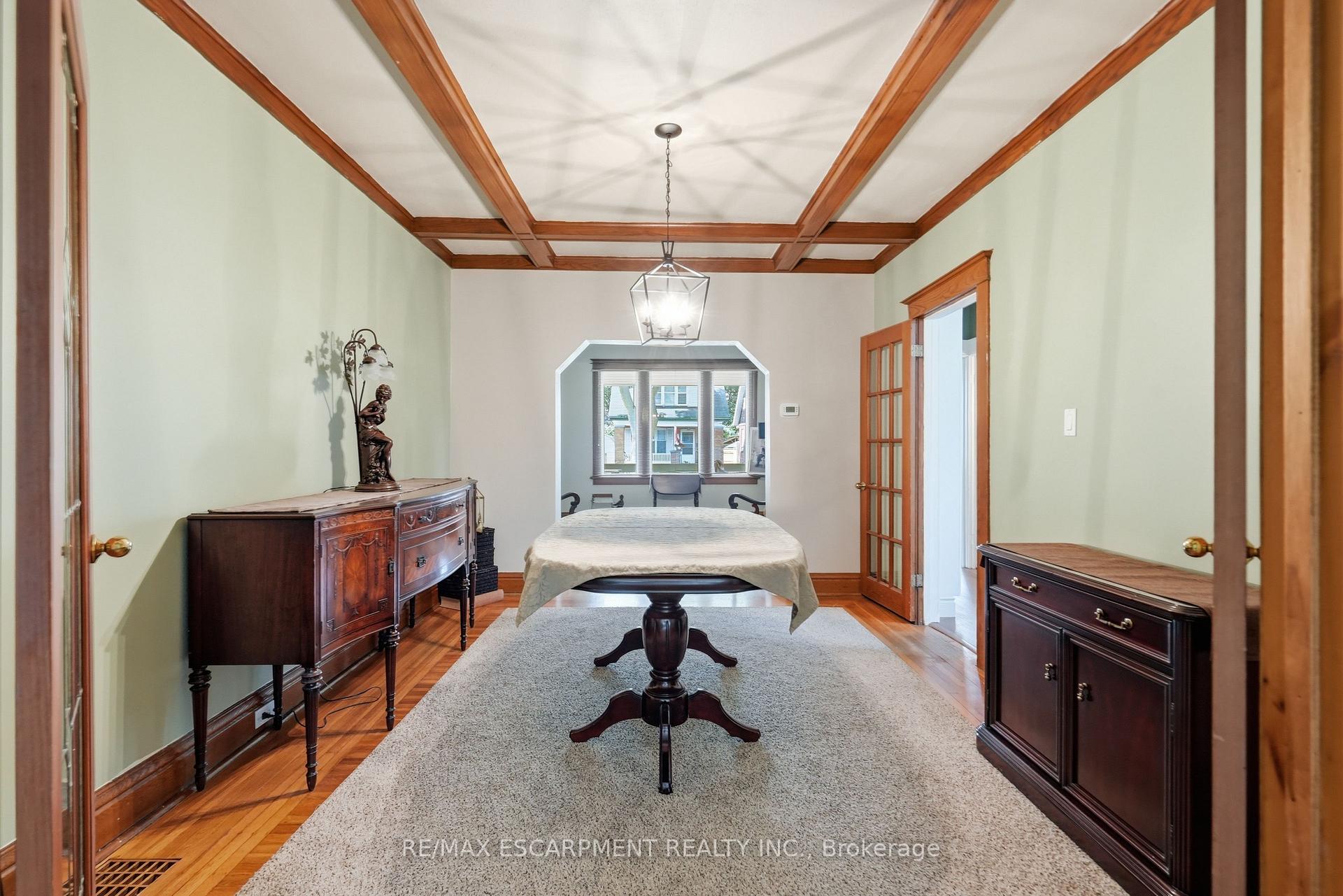 Photo 14 of 163 Grosvenor Avenue S, Hamilton, Delta — HOMEH