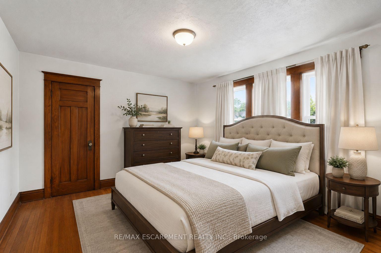 Photo 26 of 163 Grosvenor Avenue S, Hamilton, Delta — HOMEH