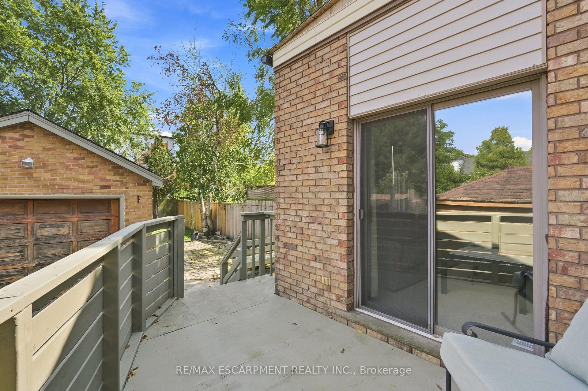 Photo 38 of 163 Grosvenor Avenue S, Hamilton, Delta — HOMEH