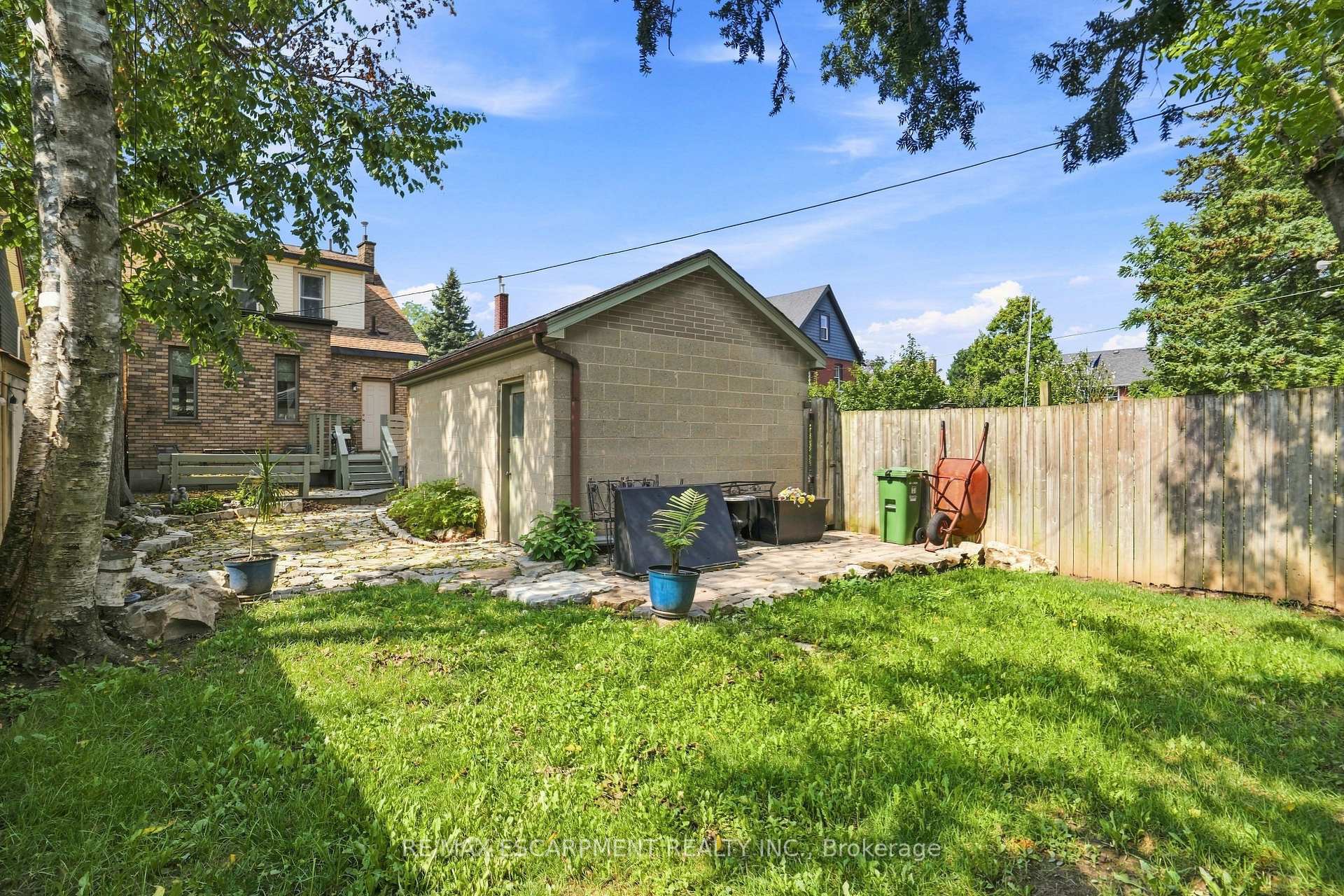 Photo 41 of 163 Grosvenor Avenue S, Hamilton, Delta — HOMEH