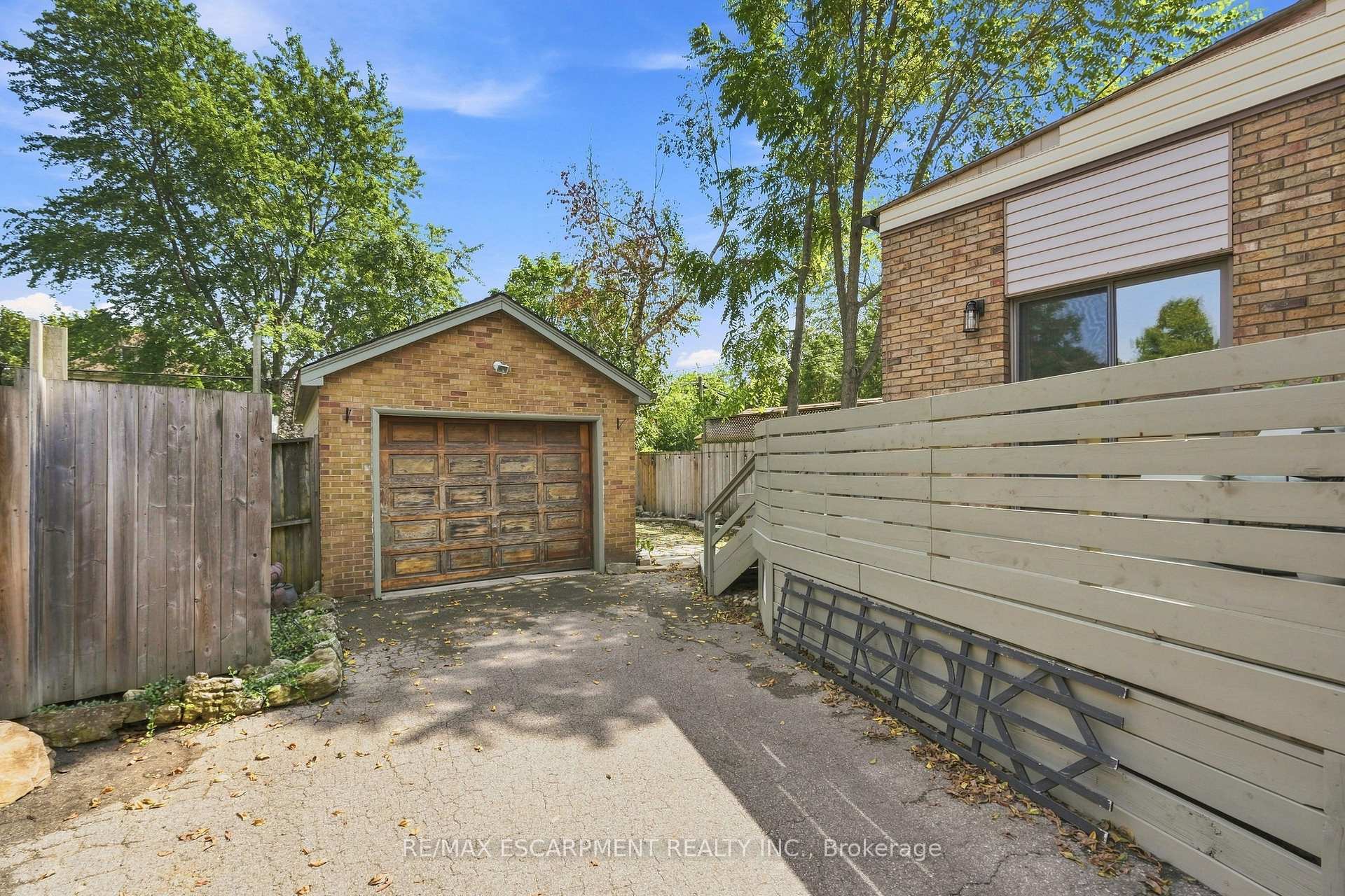 Photo 43 of 163 Grosvenor Avenue S, Hamilton, Delta — HOMEH