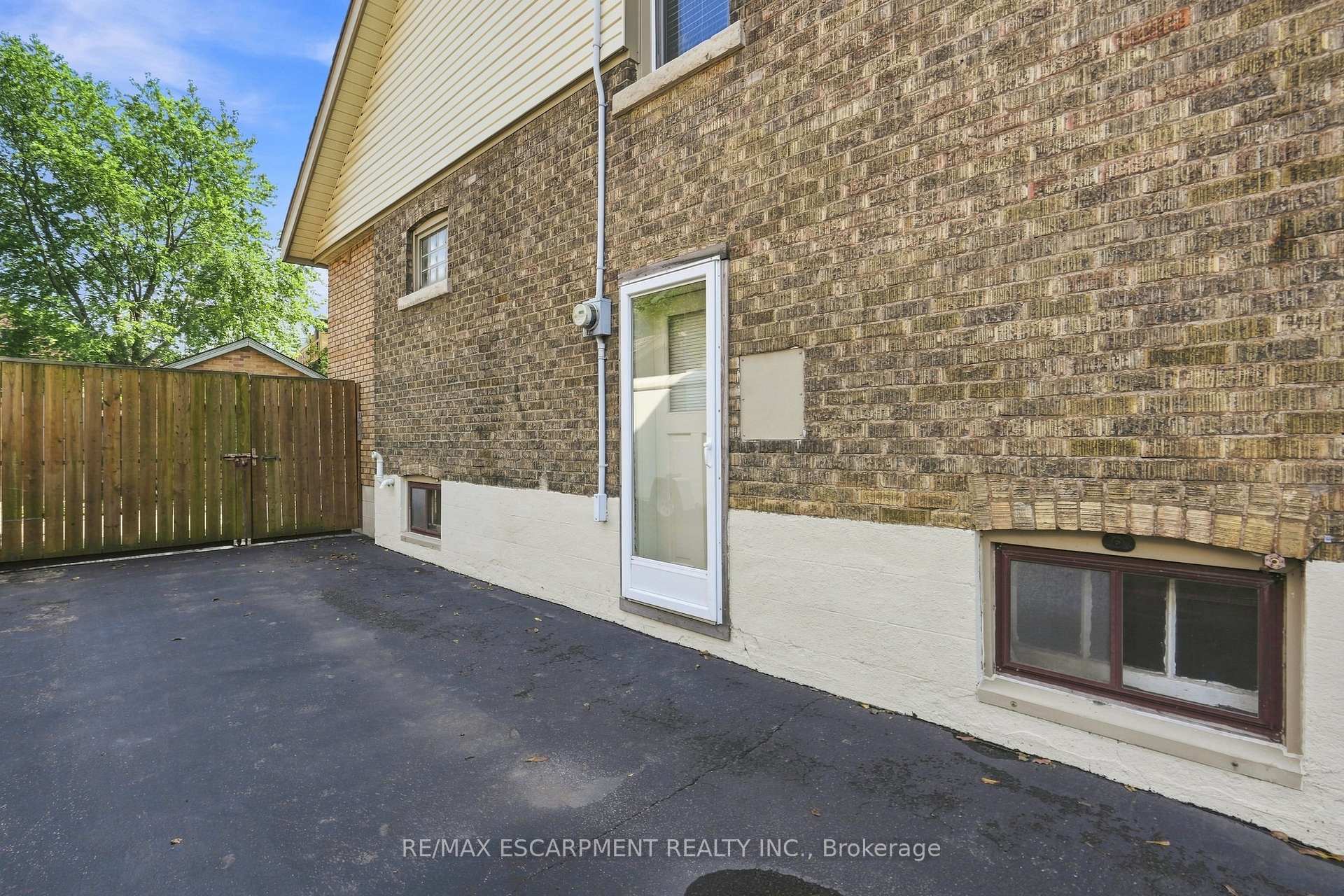 Photo 44 of 163 Grosvenor Avenue S, Hamilton, Delta — HOMEH