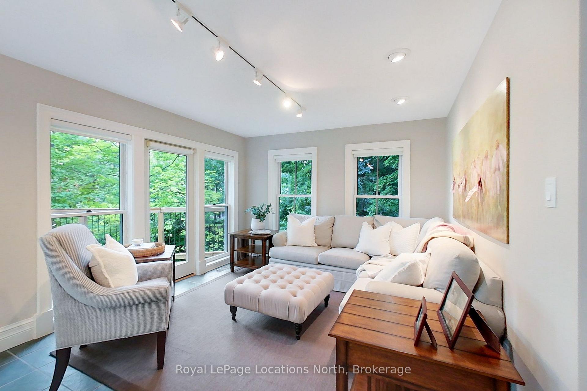 Photo 11 of 40 Alice Street E, Blue Mountains — HOMEH