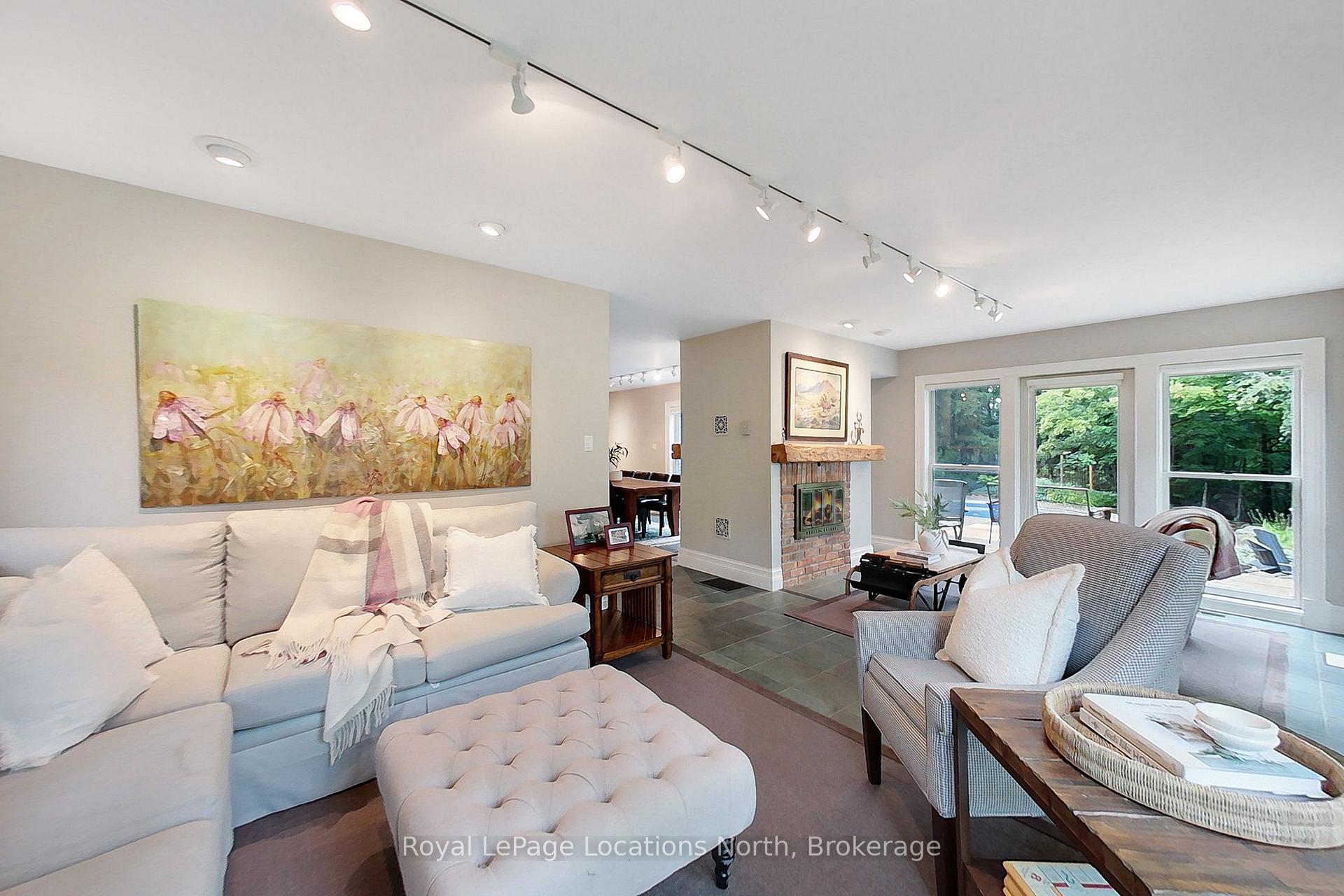Photo 12 of 40 Alice Street E, Blue Mountains — HOMEH