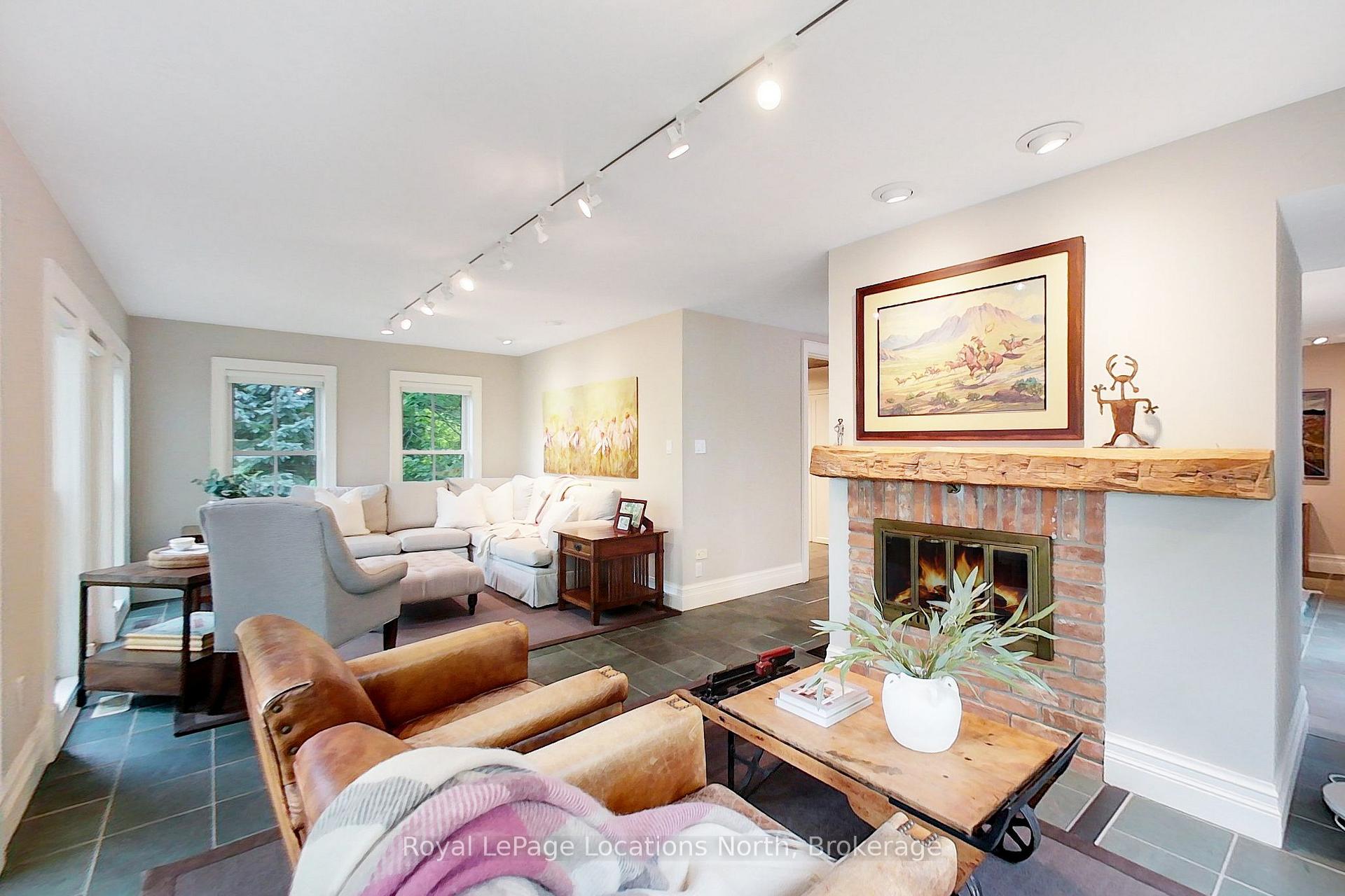Photo 13 of 40 Alice Street E, Blue Mountains — HOMEH
