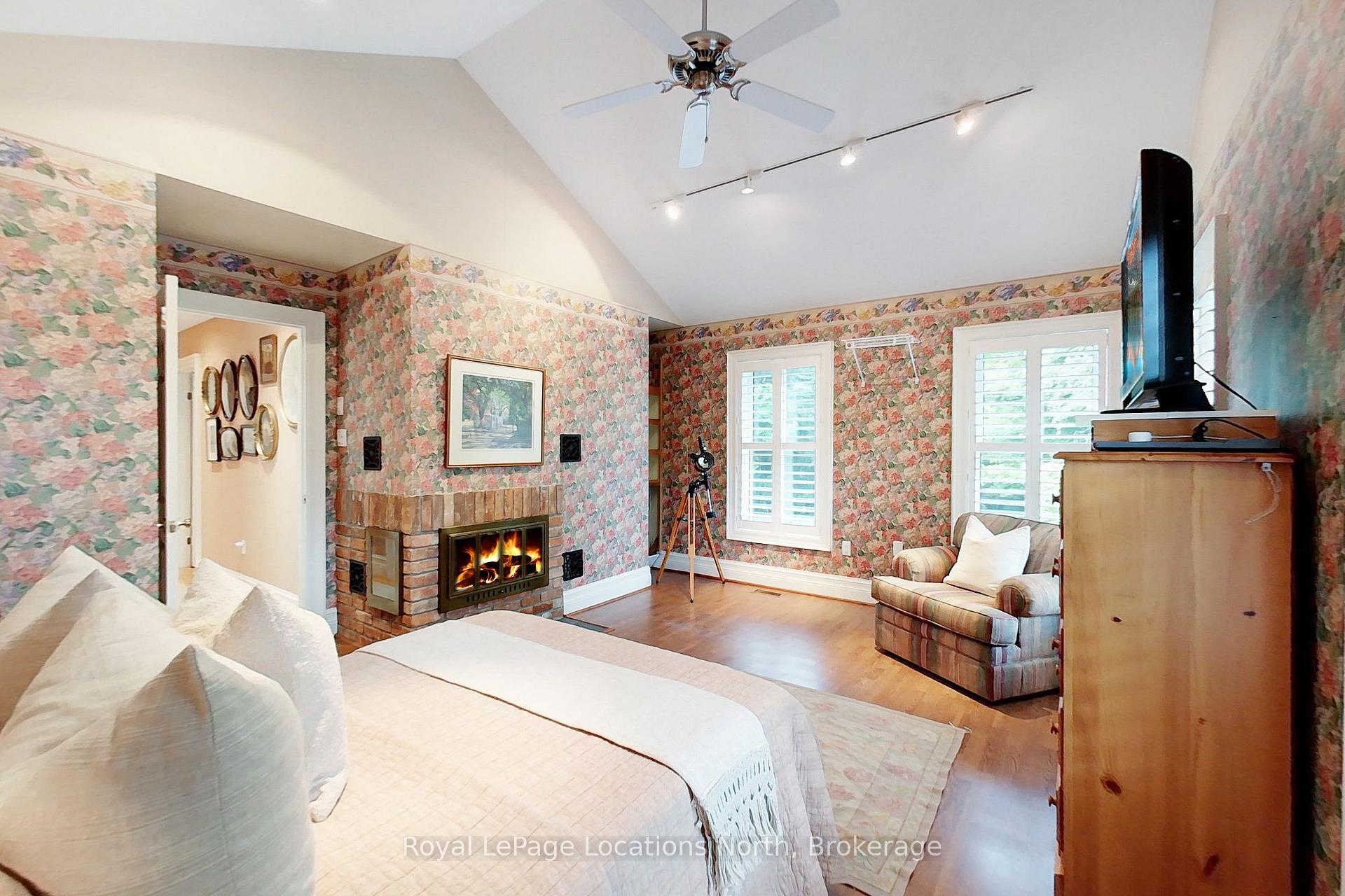 Photo 24 of 40 Alice Street E, Blue Mountains — HOMEH