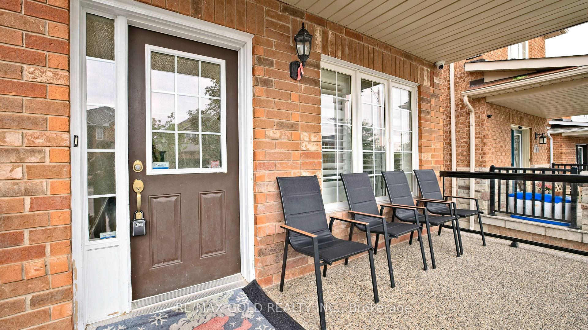 Photo 5 of 29 Abbotsbury Drive, Brampton, Credit Valley — HOMEH
