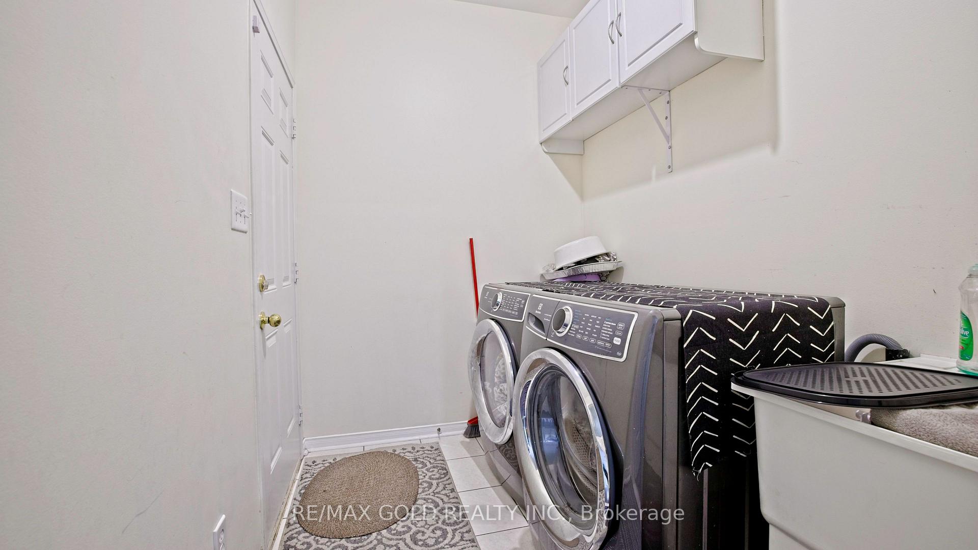 Photo 16 of 29 Abbotsbury Drive, Brampton, Credit Valley — HOMEH