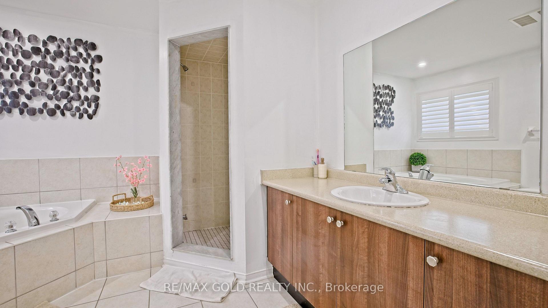Photo 24 of 29 Abbotsbury Drive, Brampton, Credit Valley — HOMEH