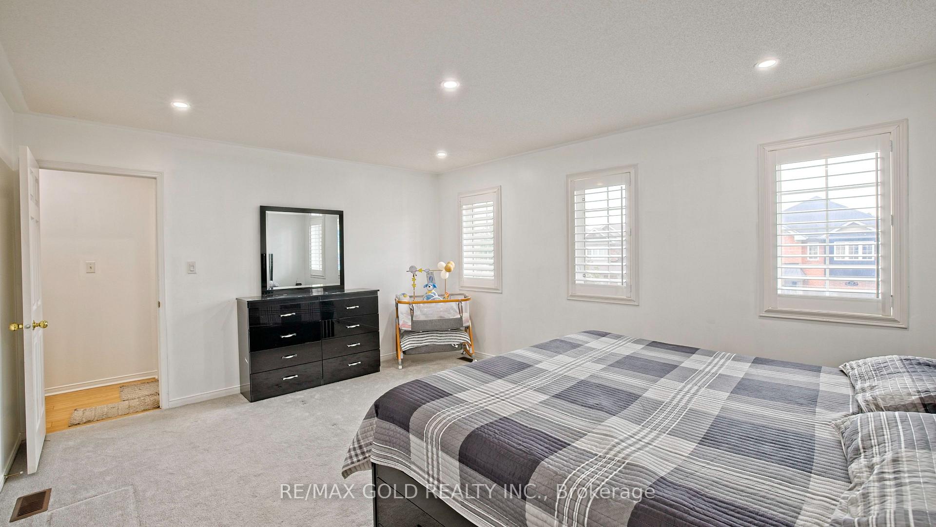 Photo 27 of 29 Abbotsbury Drive, Brampton, Credit Valley — HOMEH
