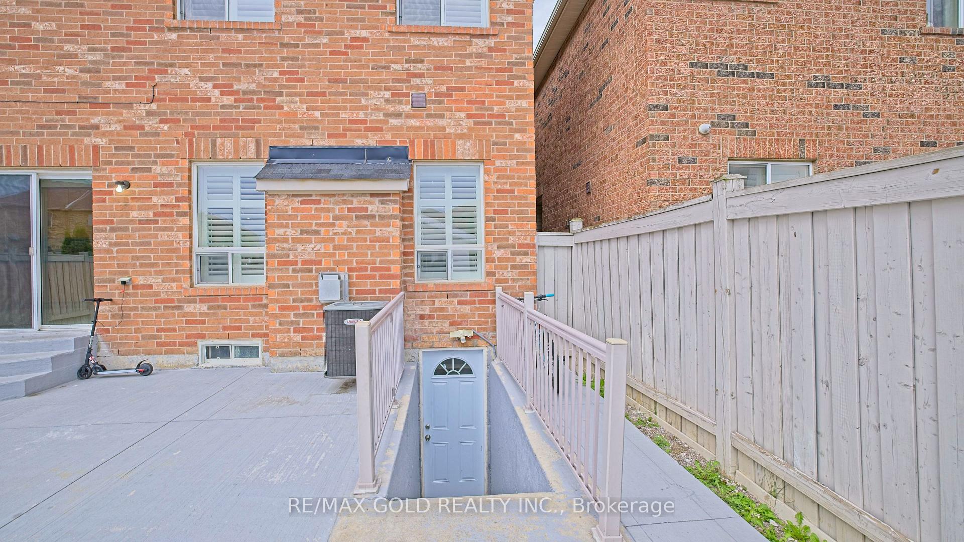 Photo 32 of 29 Abbotsbury Drive, Brampton, Credit Valley — HOMEH