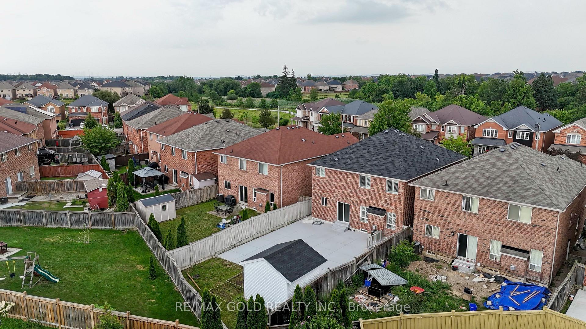 Photo 36 of 29 Abbotsbury Drive, Brampton, Credit Valley — HOMEH
