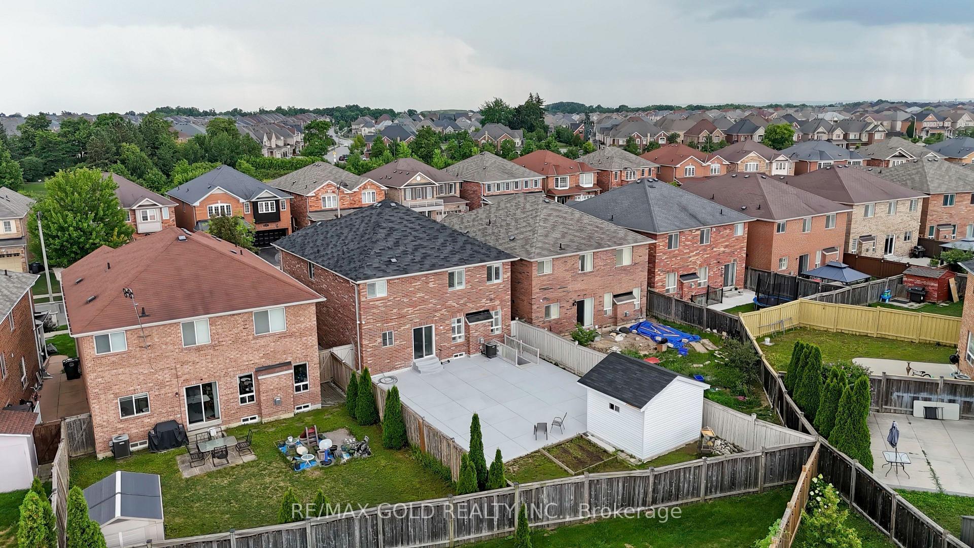 Photo 42 of 29 Abbotsbury Drive, Brampton, Credit Valley — HOMEH