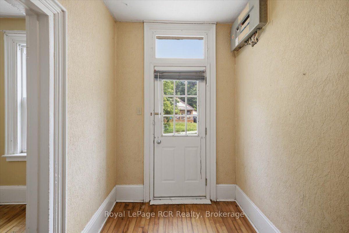 Photo 2 of 565 7th A Street E, Owen Sound — HOMEH