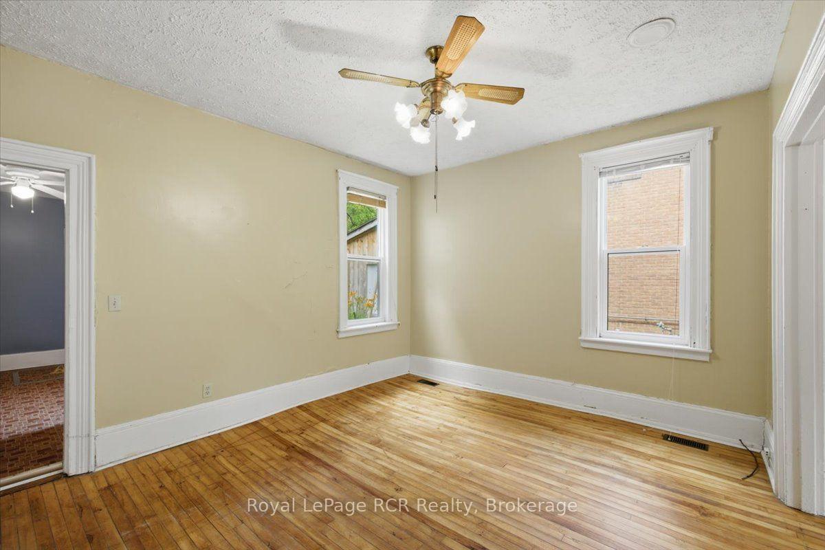 Photo 11 of 565 7th A Street E, Owen Sound — HOMEH
