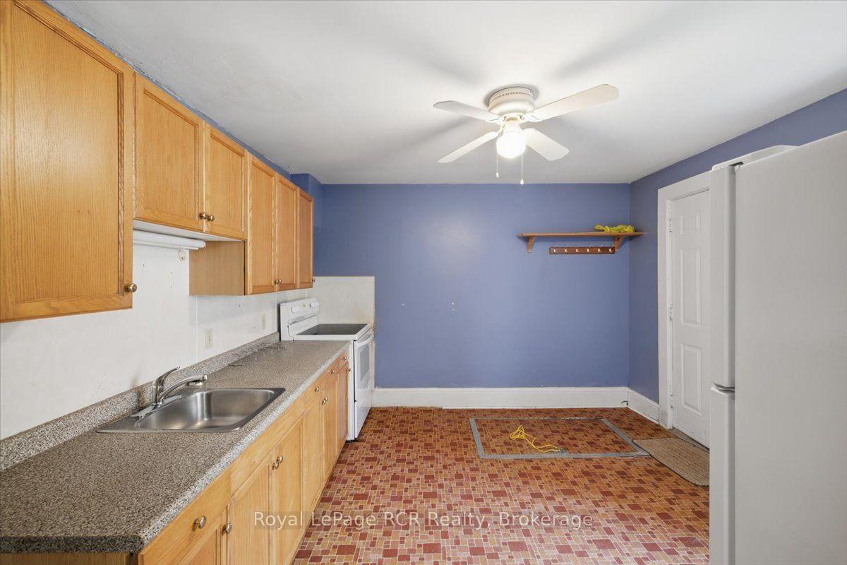 Photo 12 of 565 7th A Street E, Owen Sound — HOMEH