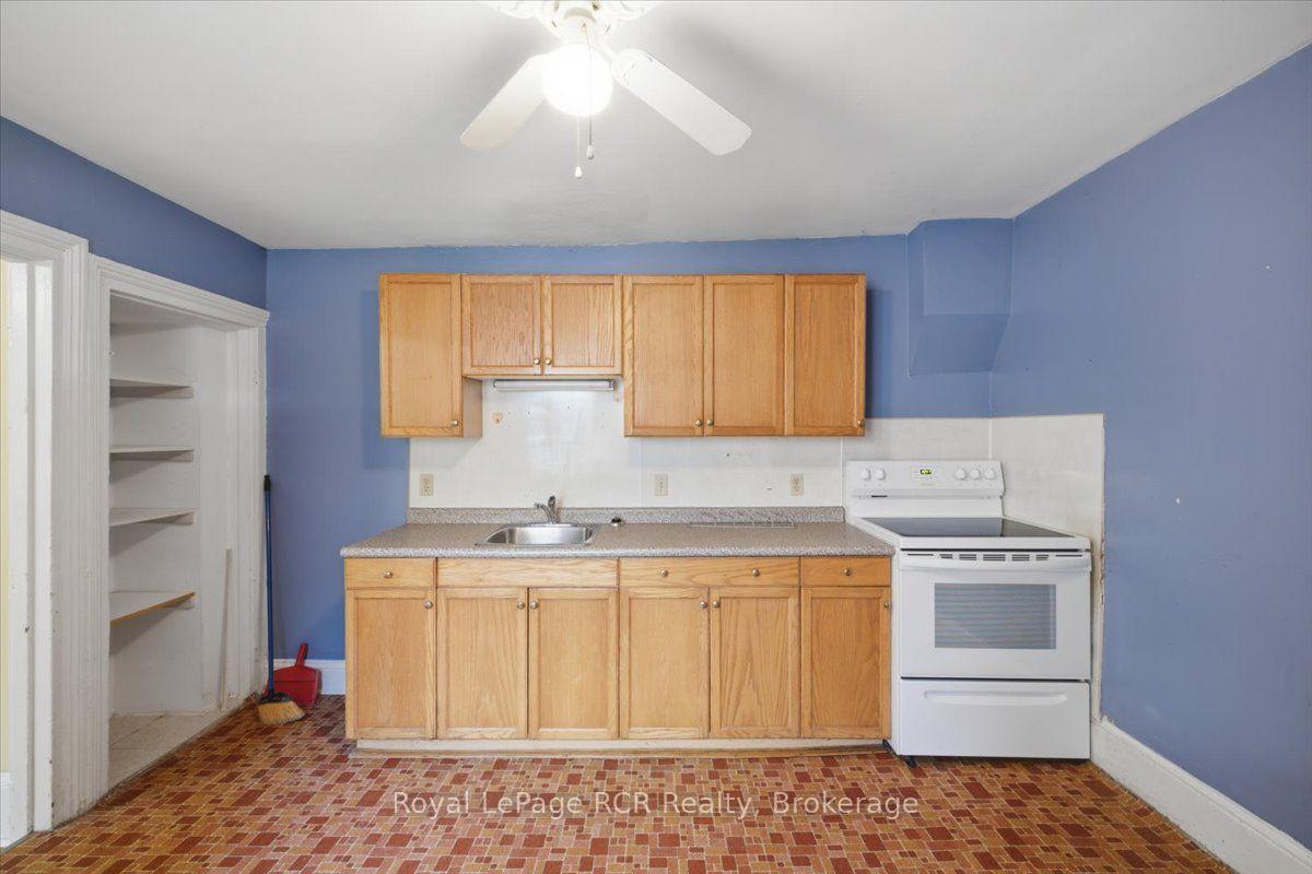 Photo 13 of 565 7th A Street E, Owen Sound — HOMEH