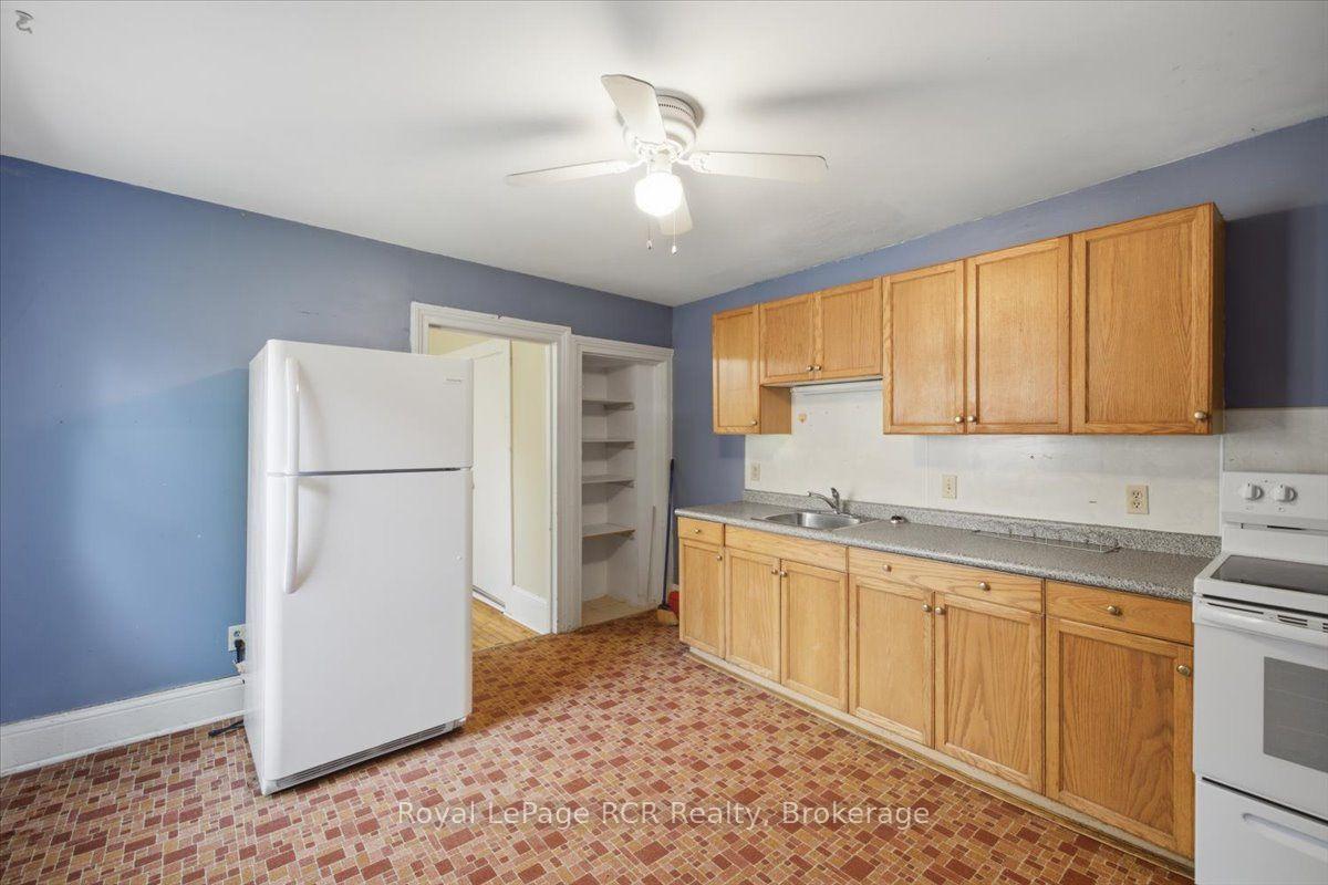 Photo 14 of 565 7th A Street E, Owen Sound — HOMEH