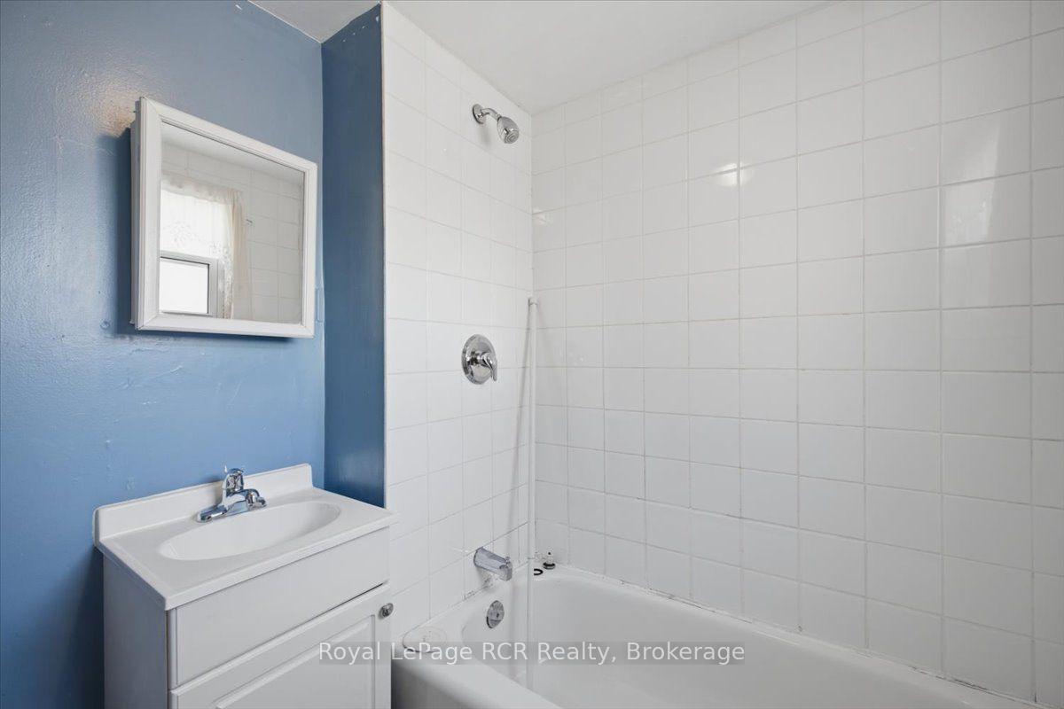 Photo 16 of 565 7th A Street E, Owen Sound — HOMEH