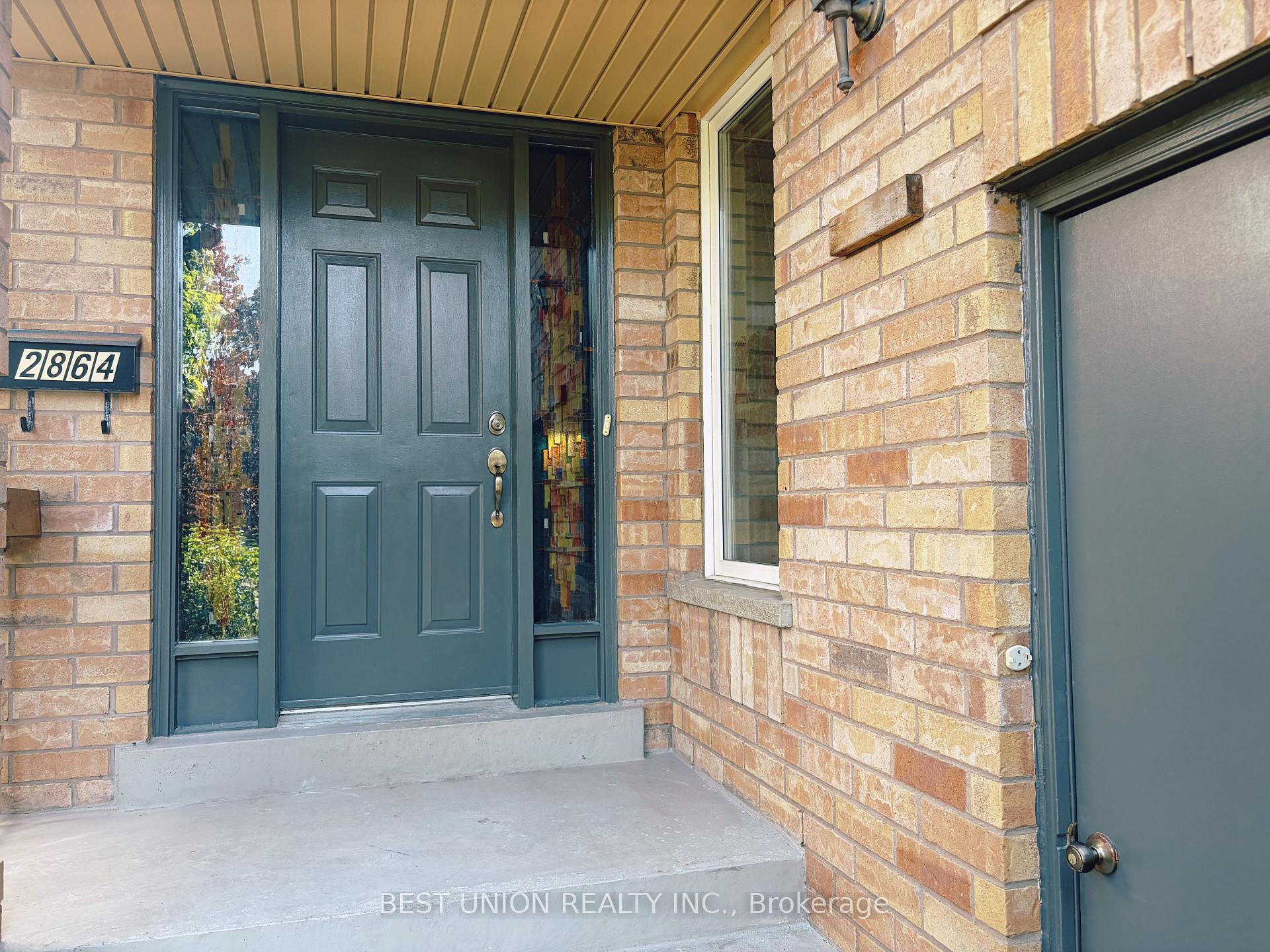 Front of 2864 Westbury Court