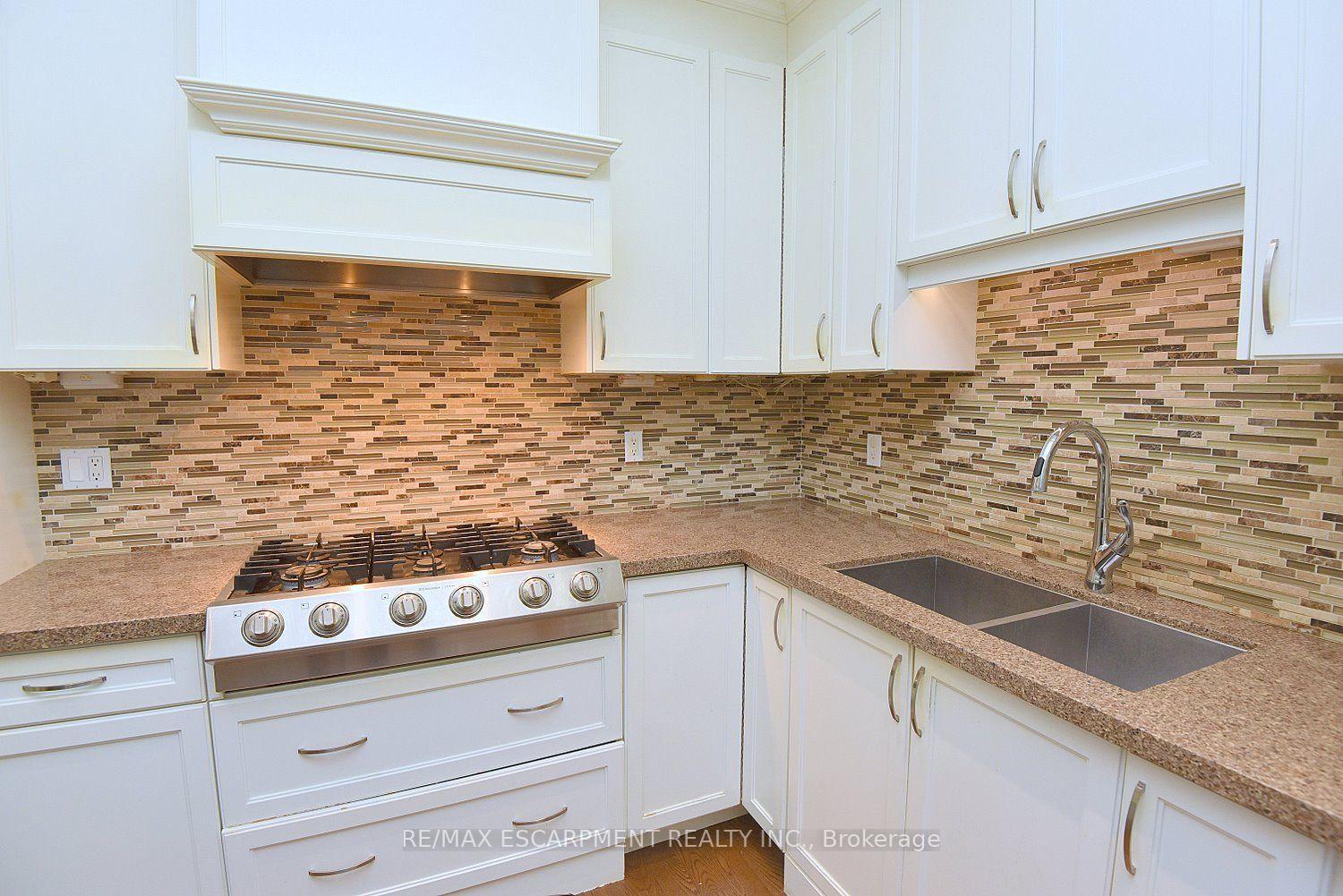 Photo 15 of 34 Holton Avenue S, Hamilton, Gibson — HOMEH